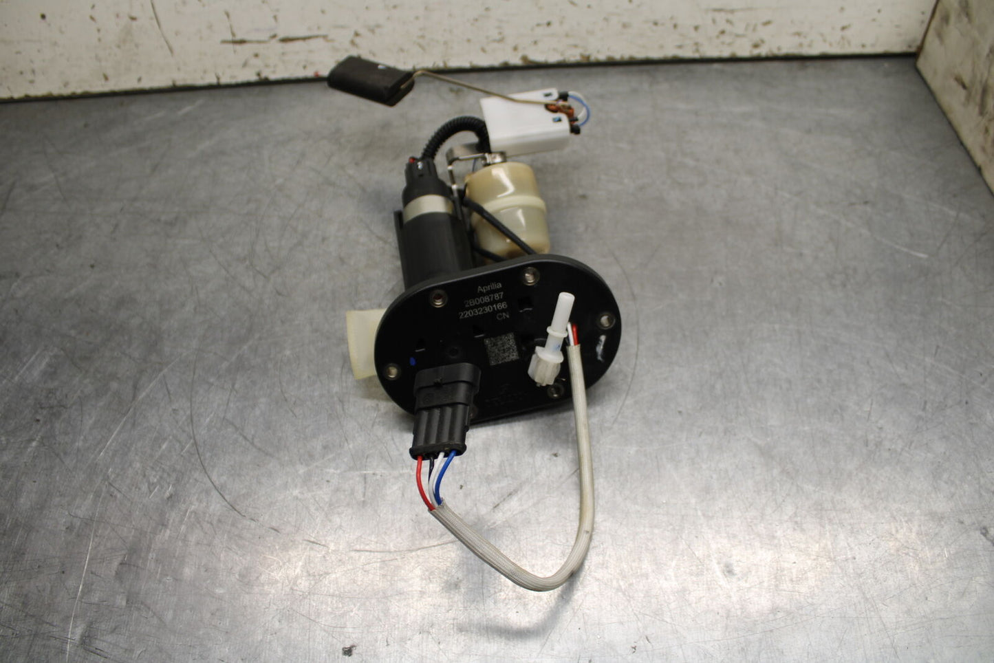 21-24 APRILIA TUONO 660 FACTORY FUEL PUMP GAS PETROL SENDER UNIT BB733