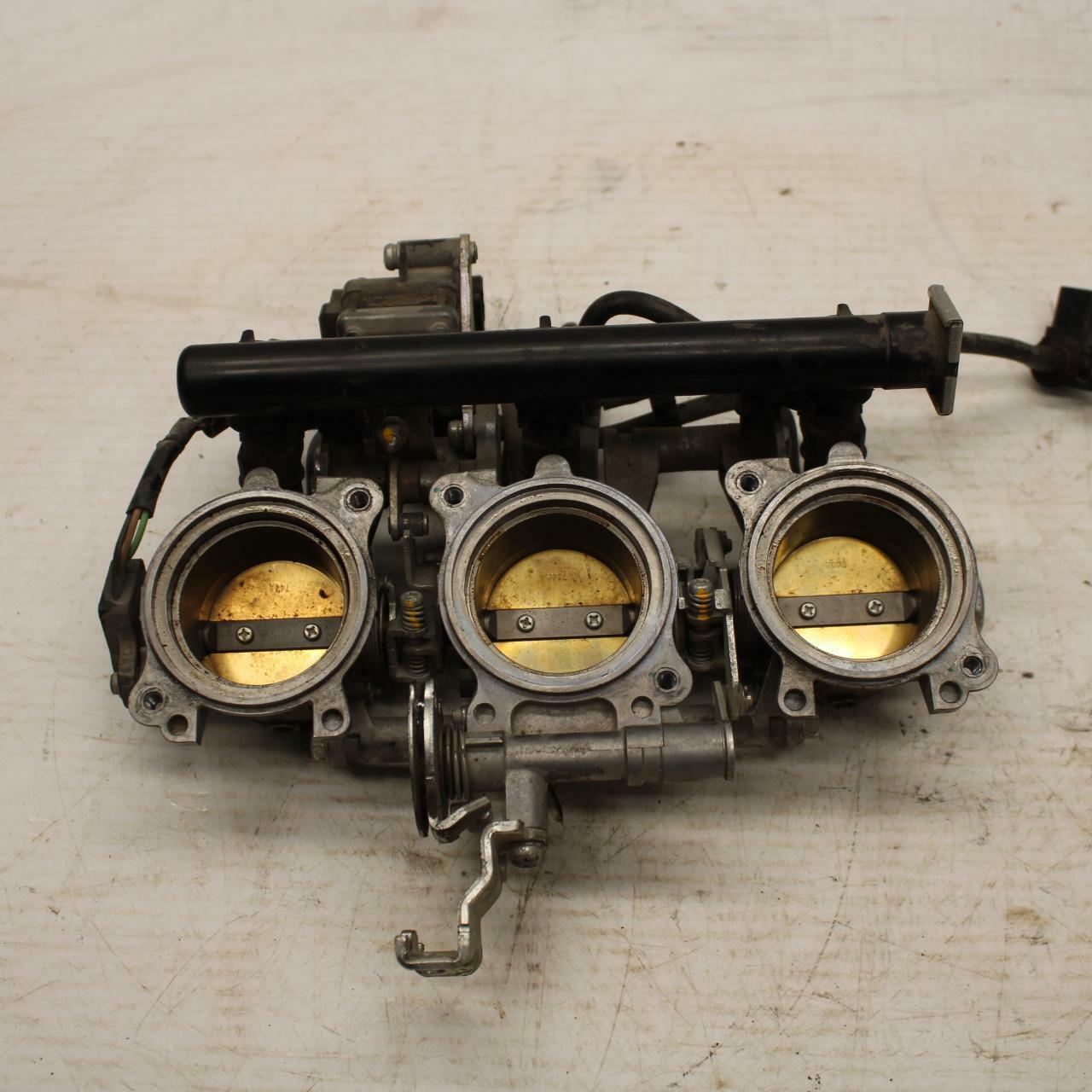 07-16 TRIUMPH STREET TRIPLE MAIN FUEL INJECTORS / THROTTLE BODIES BB356
