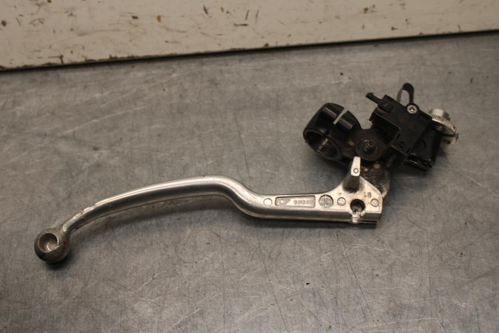 01-03 SUZUKI GSXR600 CLUTCH PERCH MOUNT WITH LEVER  BB633