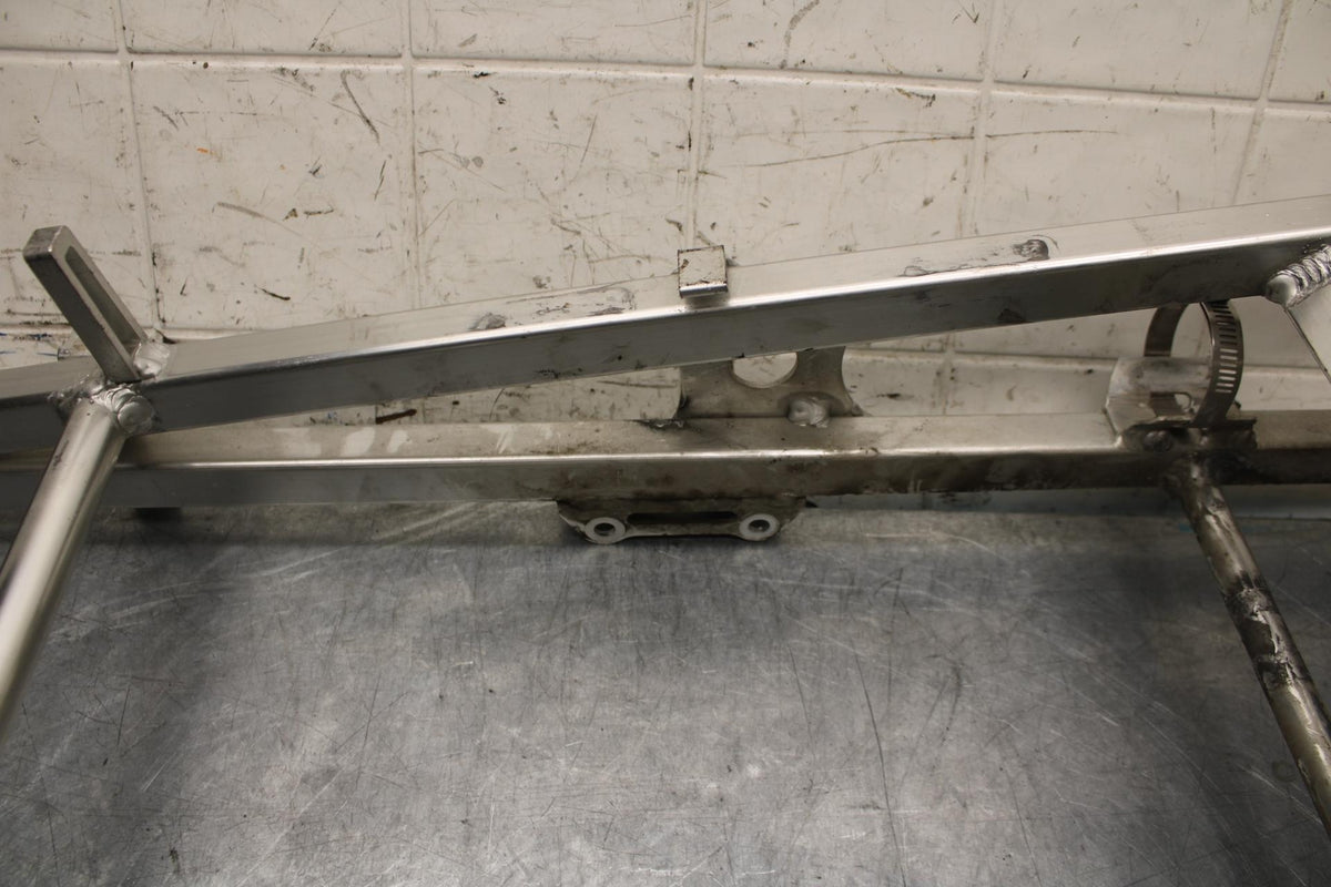 2000 Honda CBR600F4 REAR BACK TAIL SUBFRAME SUB FRAME BB552