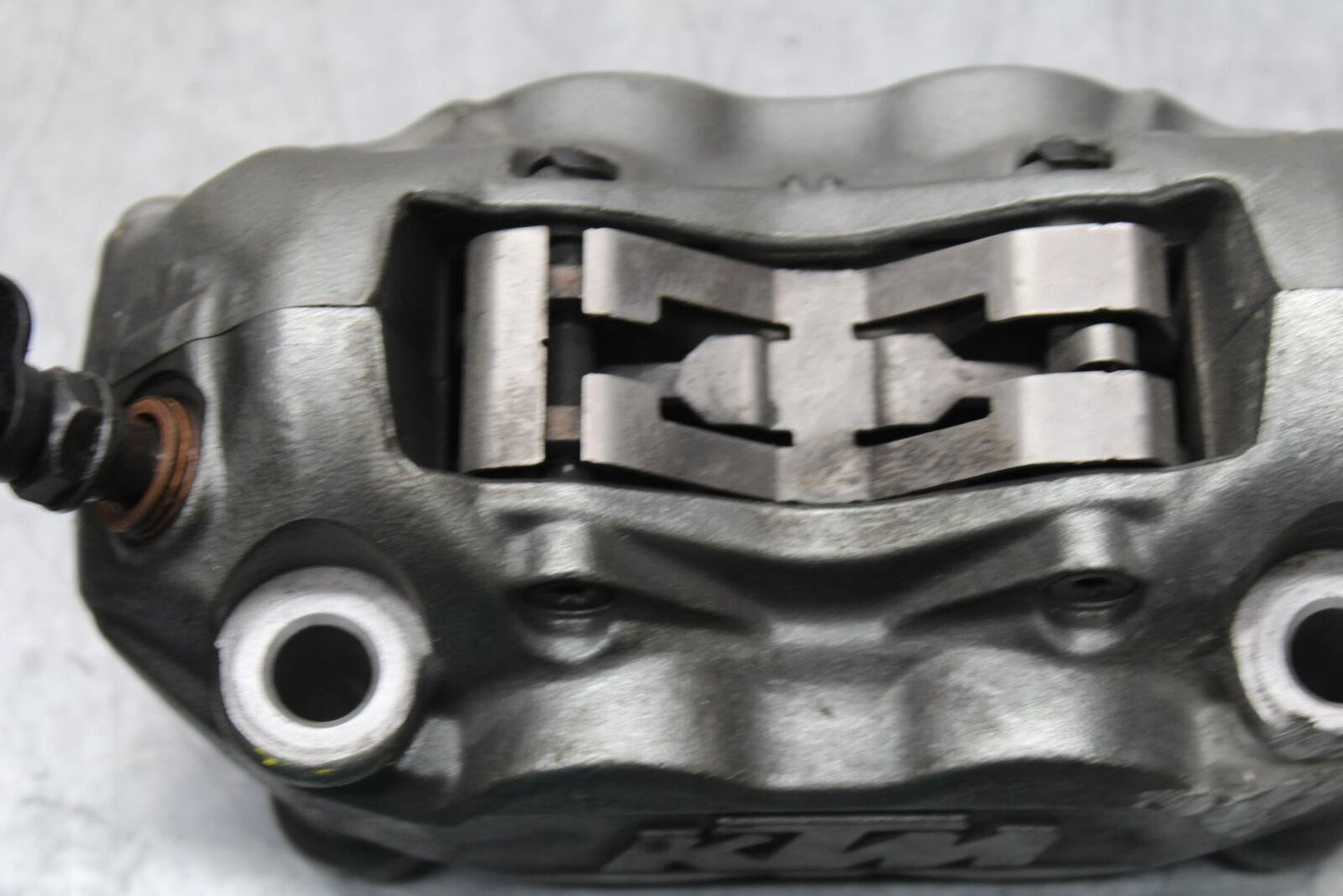 19-20 KTM 790 DUKE 790 RIGHT LEFT FRONT BRAKE CALIPER SET PAIR CALIPERS BB570
