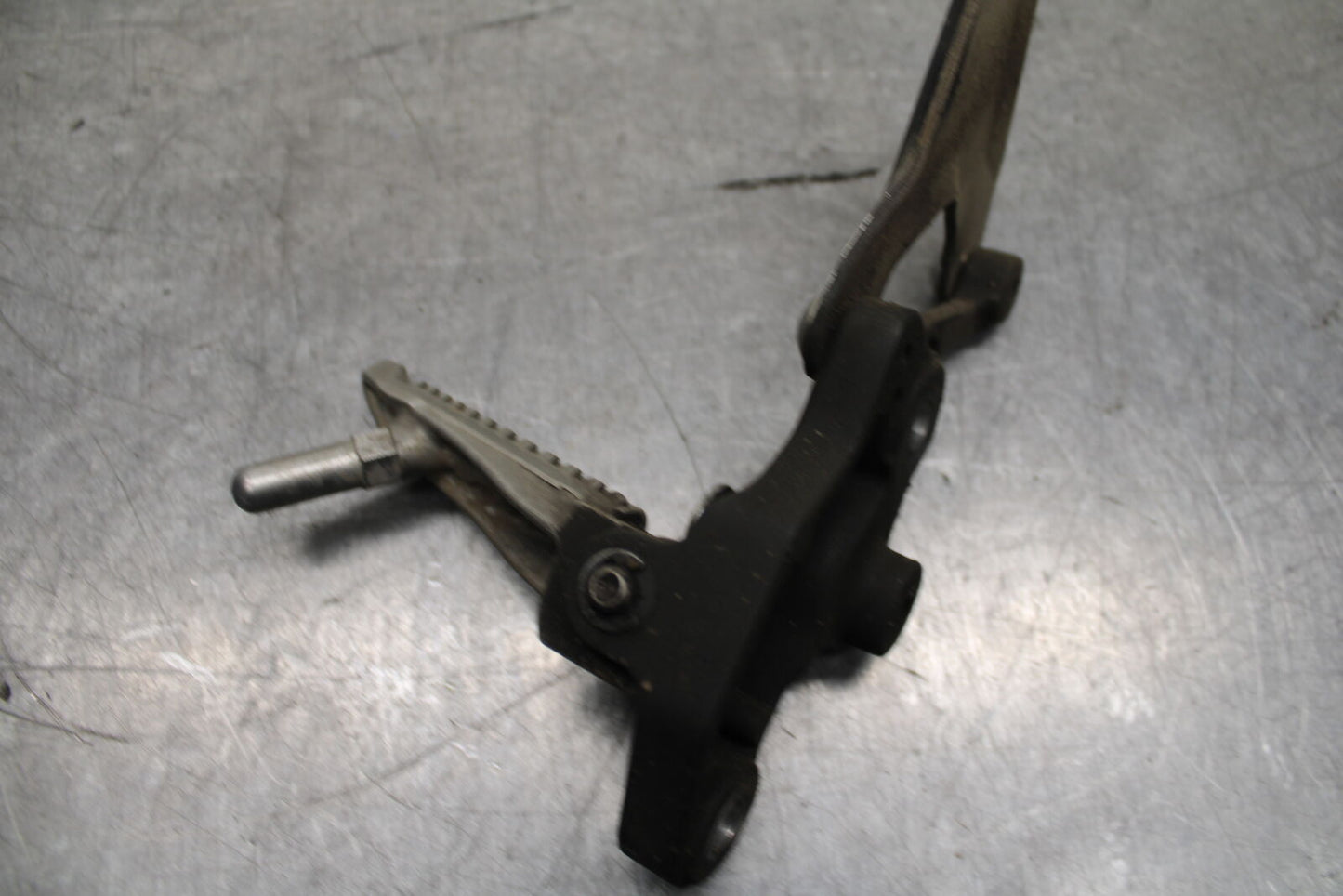 24 KAWASAKI NINJA 500 ABS LEFT REARSET REAR SET DRIVER FOOT PEG REST STOP BB744