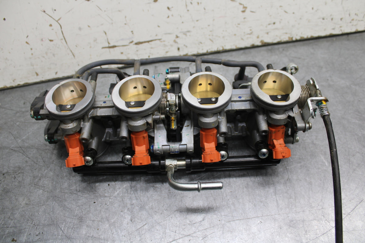 24-25 KAWASAKI NINJA ZX6R MAIN FUEL INJECTORS / THROTTLE BODIES BB726