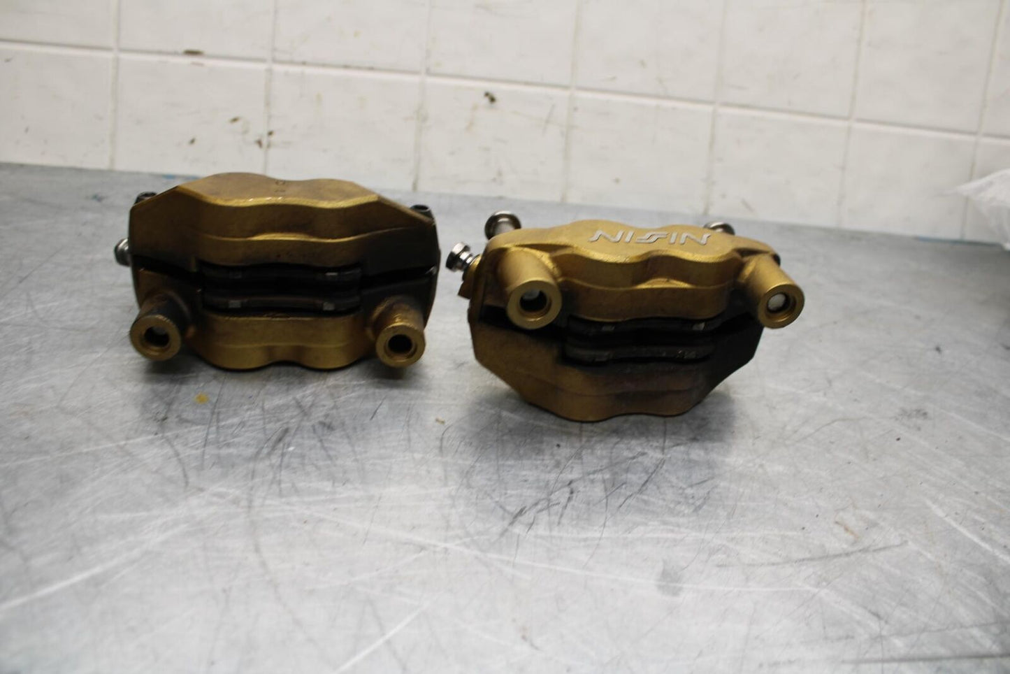 06-07 TRIUMPH DAYTONA 675 DAYTONA 675 RIGHT LEFT FRONT BRAKE CALIPER BB441