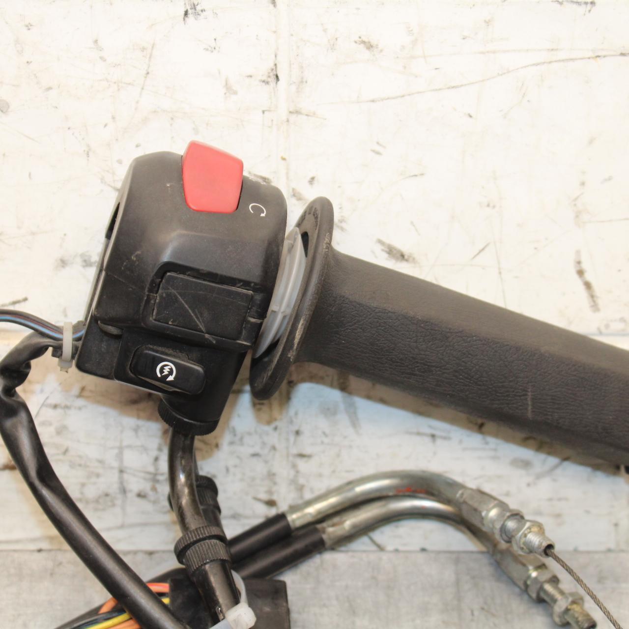 1997 Suzuki Bandit 1200 GSF1200S RIGHT THROTTLE GRIP BB559