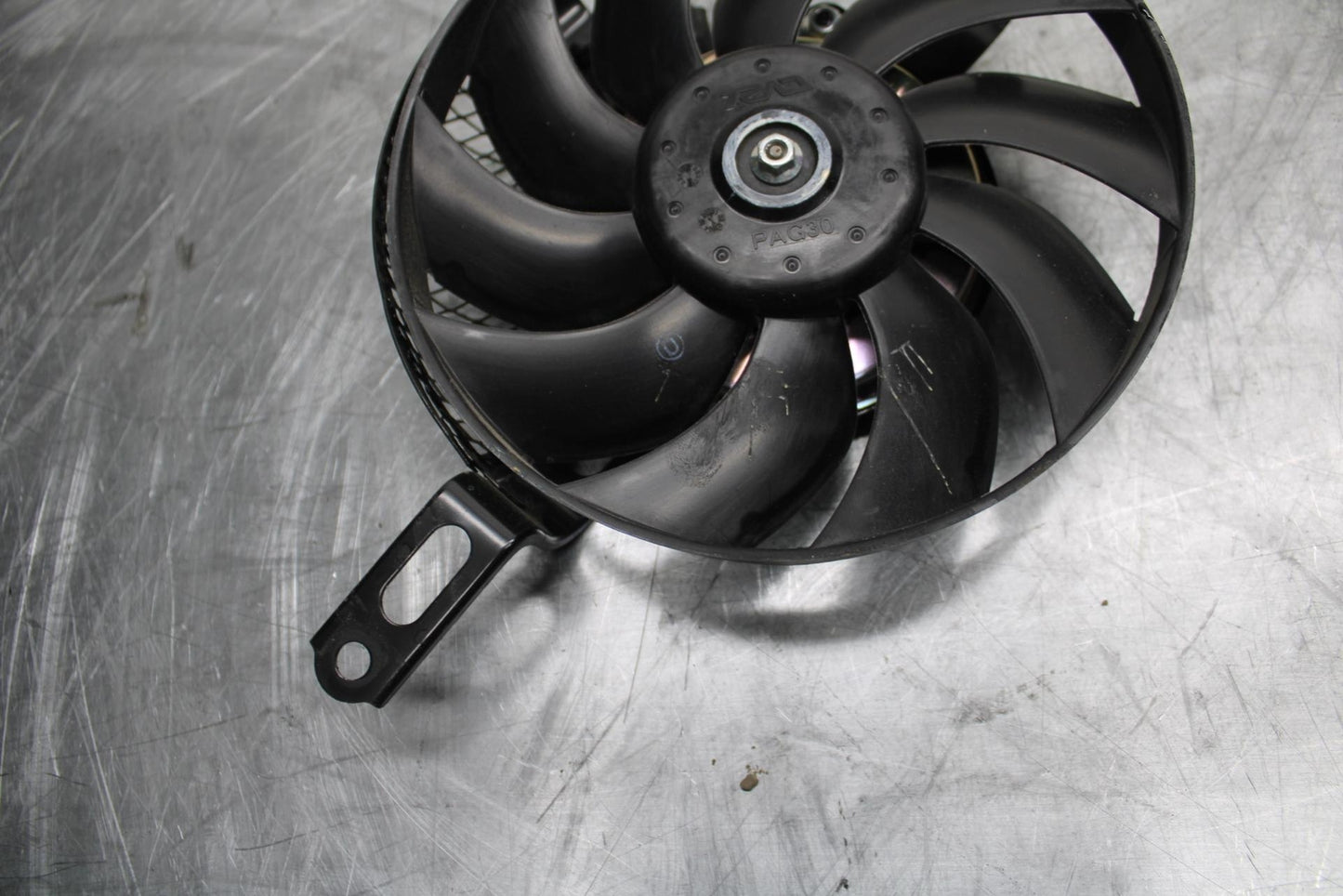 11-21 SUZUKI GSXR750 ENGINE RADIATOR COOLING FAN BB492