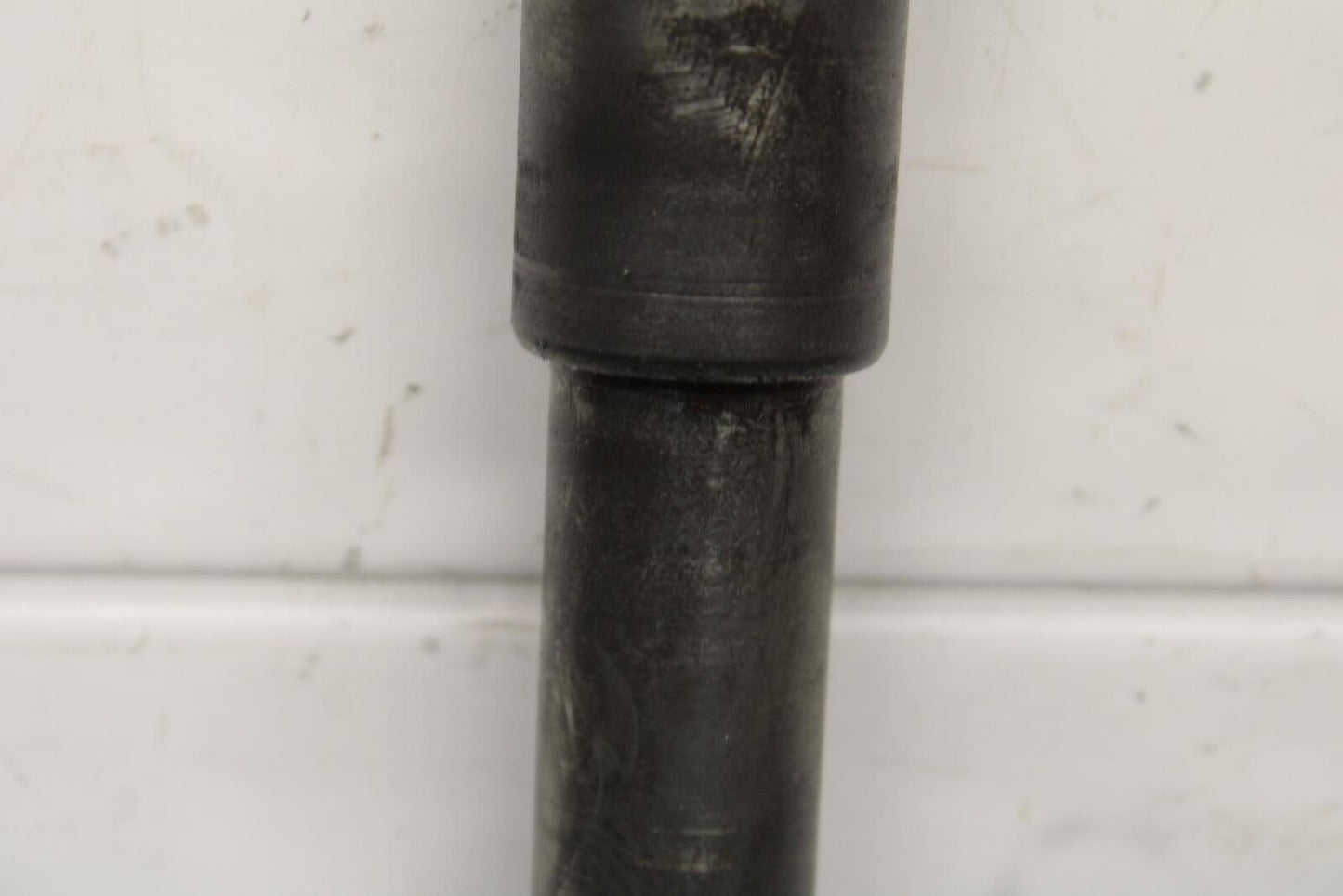 1999 Suzuki GSXR600 FRONT WHEEL RIM AXLE PIVOT BOLT BB580