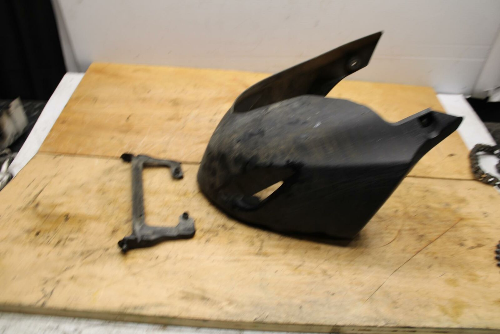 02-03 SUZUKI VSTROM 1000 FRONT LOWER CENTER BELLY PAN SHROUD COWL COVER BB331