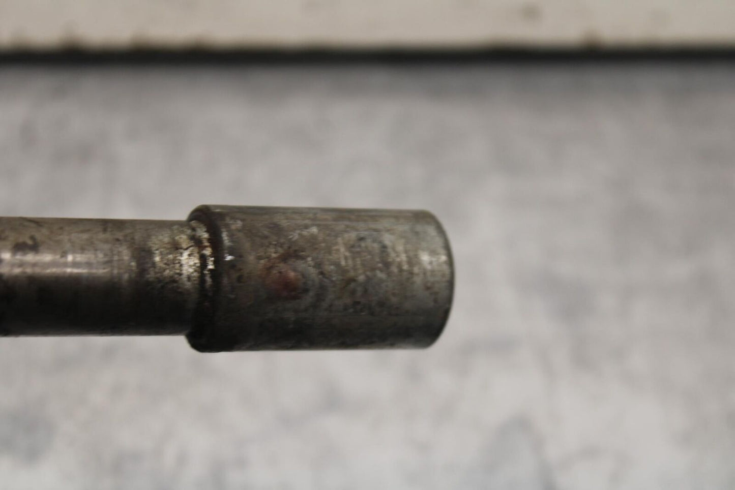 80-81 SUZUKI GS1000GL REAR AXLE BACK WHEEL RIM PIVOT BOLT AXEL BB103