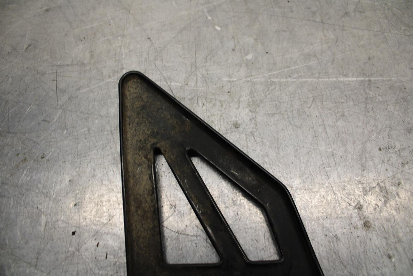 2002 Suzuki GSXR1000 LEFT REARSET REAR SET DRIVER FOOT PEG BRACKET MOUNT BB73
