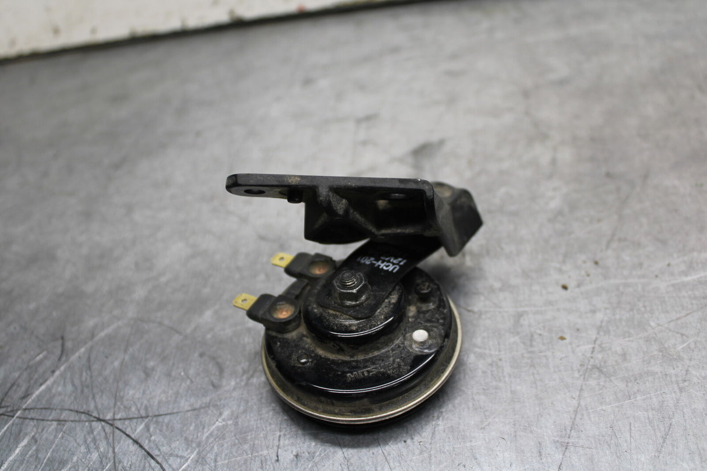 19-24 YAMAHA R3 HORN SIGNAL BB736