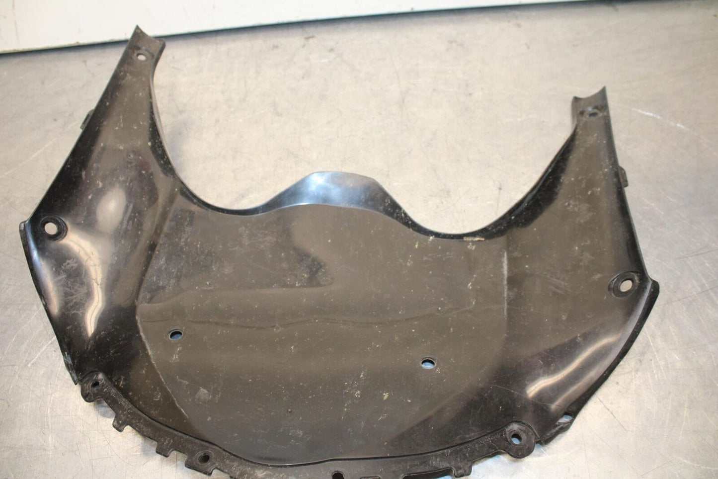 18 SUZUKI GSXR750 LOWER FRONT UPPER INNER HEADLIGHT FAIRING 94419-14J00 BB80