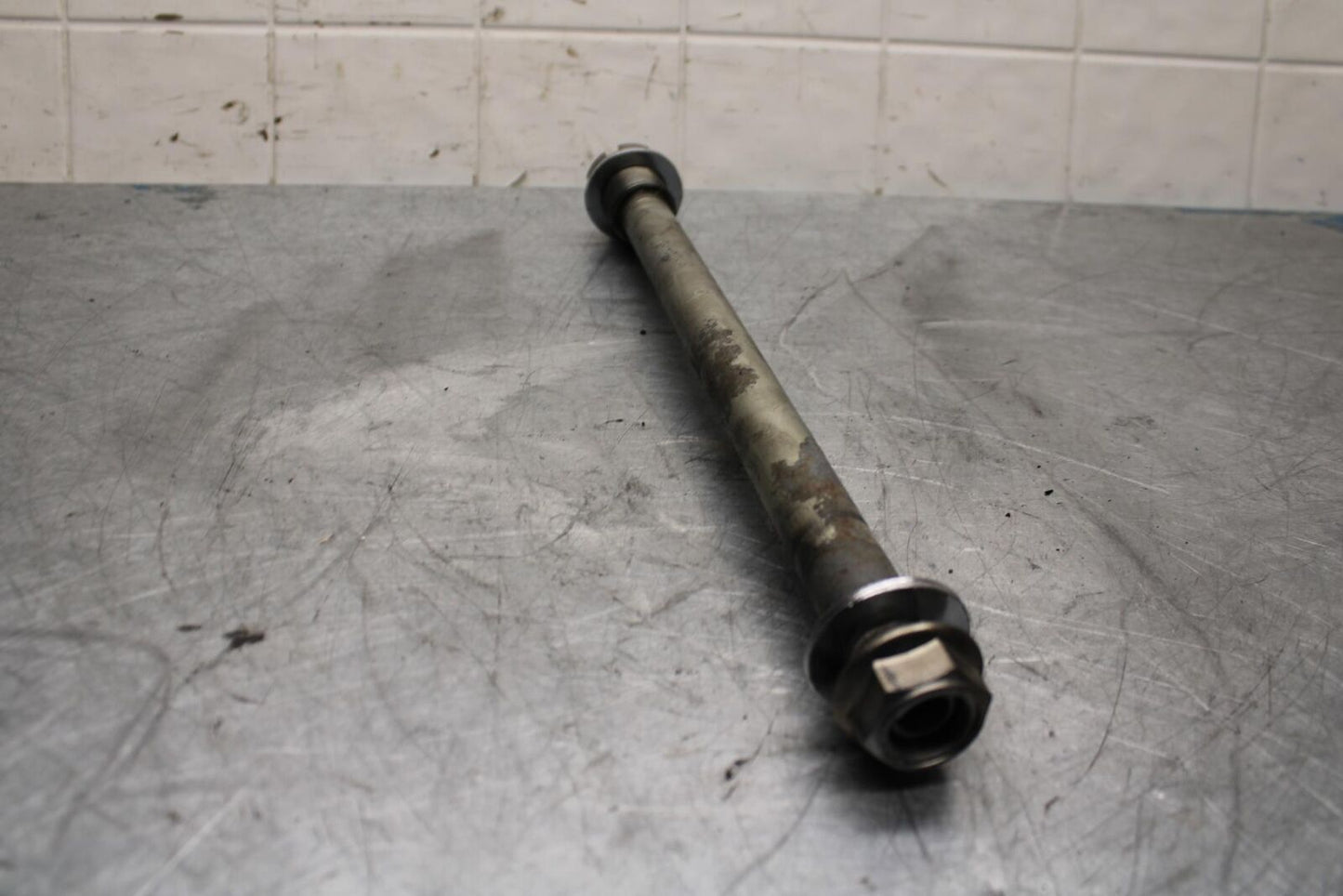 09-14 YAMAHA YZF R1 REAR BACK SWINGARM BOLT SUSPENSION PIVOT AXLE BB448