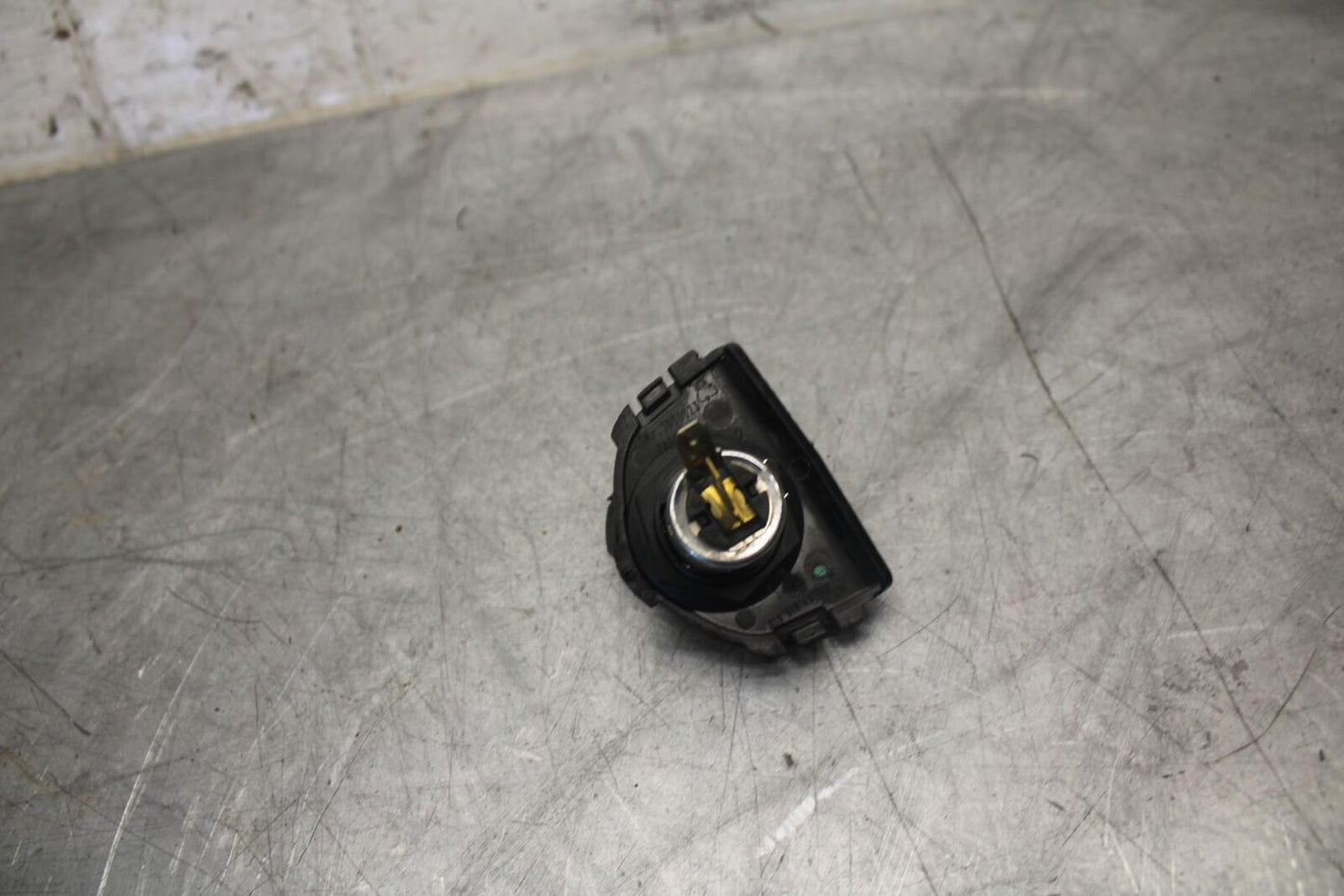 22 KTM 890 ADVENTURE AUX POWER PLUG BB514