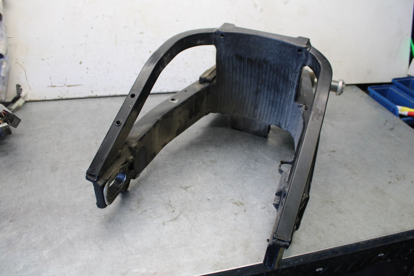 04 SUZUKI GSXR600 REAR SWINGARM BACK SUSPENSION SWING ARM 61000-29G00 BB676