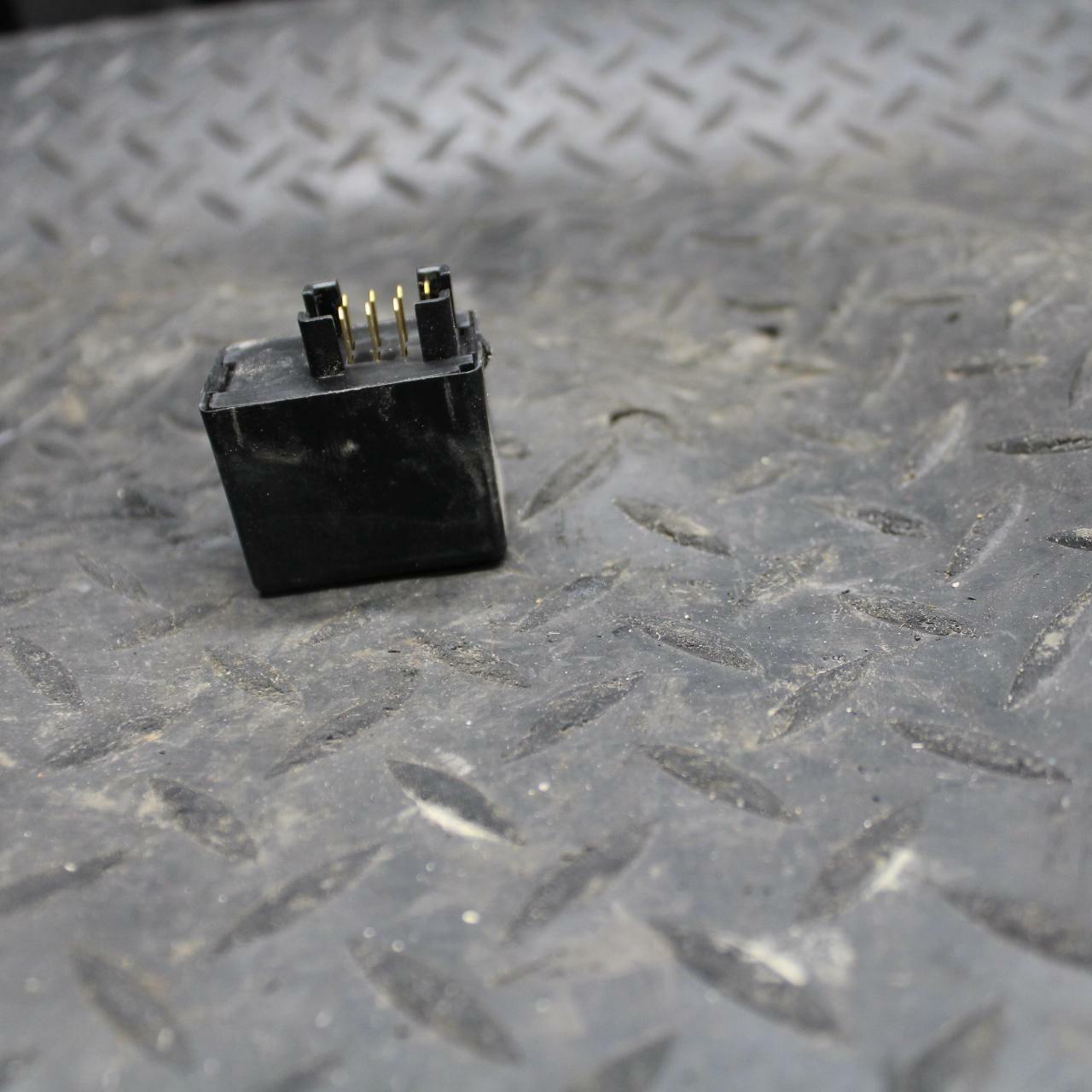 03 SUZUKI SV650S TURN SIGNAL FUEL PUMP RELAY FLASHER SWITCH 38610-03F00 BB219