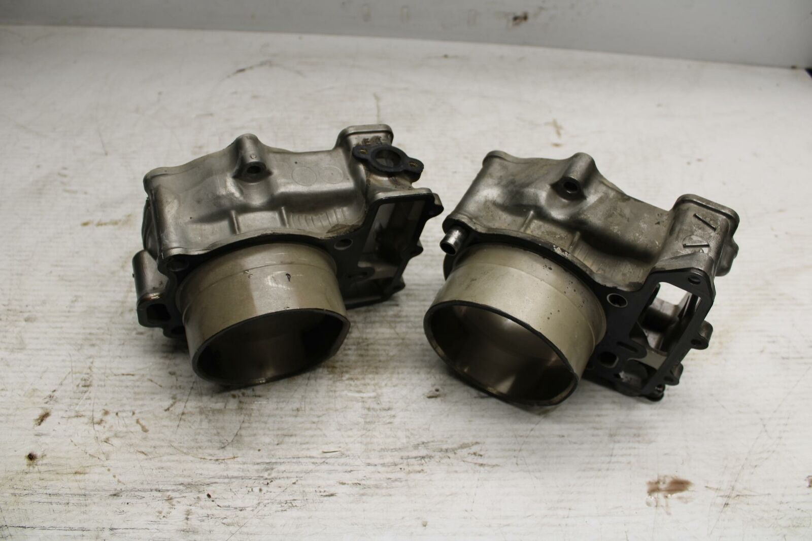 03-05 SUZUKI SV1000 ENGINE MOTOR PISTON CYLINDERS BLOCK JUG BB296