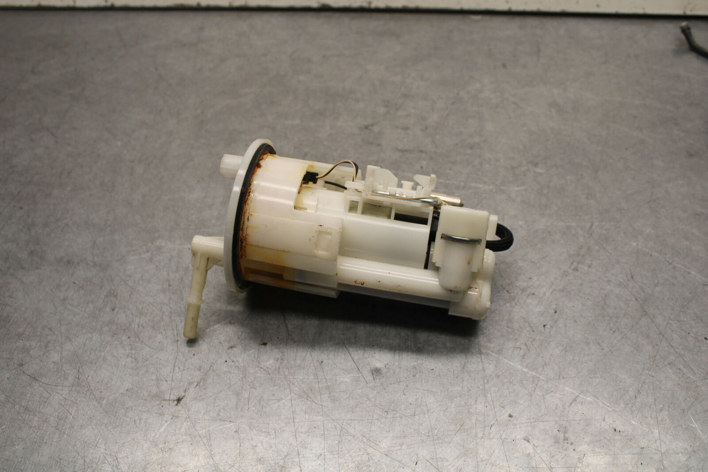 09-11 TRIUMPH DAYTONA 675 FUEL PUMP GAS PETROL SENDER UNIT BB652