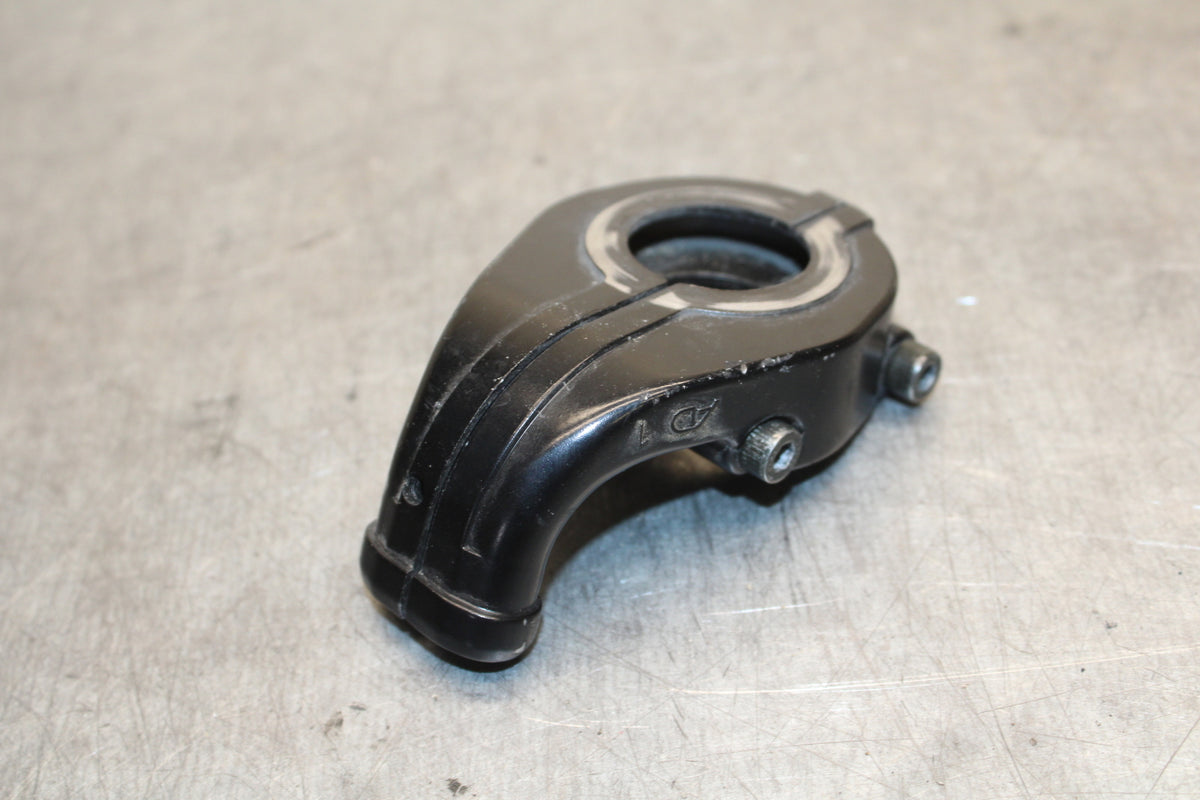 07-08 YAMAHA YZF R1 THROTTLE CABLE LINE HOUSING GUIDE BB675