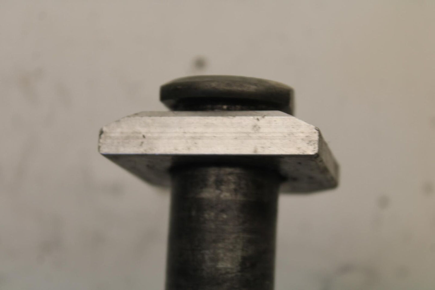 01-03 SUZUKI GSXR600 REAR AXLE BACK WHEEL RIM PIVOT BOLT AXEL 64711-33E10 BB639