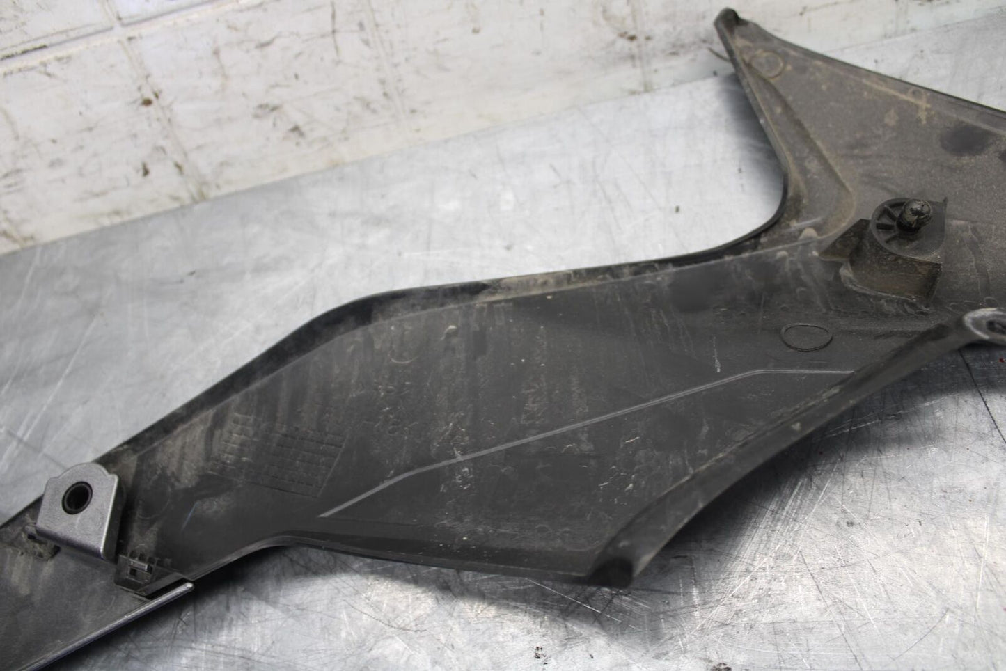 2017 Suzuki SV650X ABS LEFT FRONT UPPER MID SIDE FAIRING COWL PLASTIC BB512