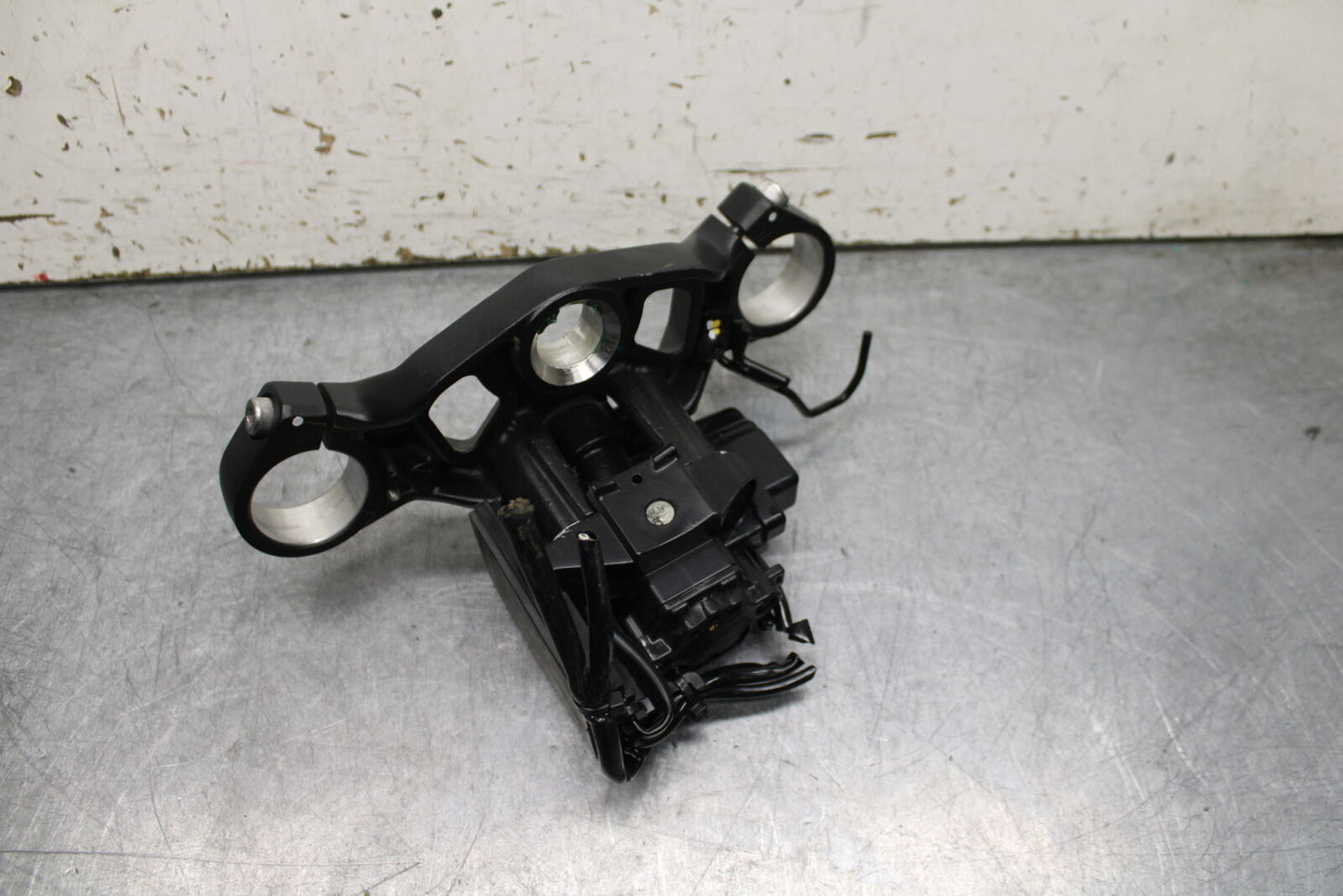 24 KAWASAKI NINJA 500 ABS FORKS UPPER TRIPLE TREE CLAMP BB730