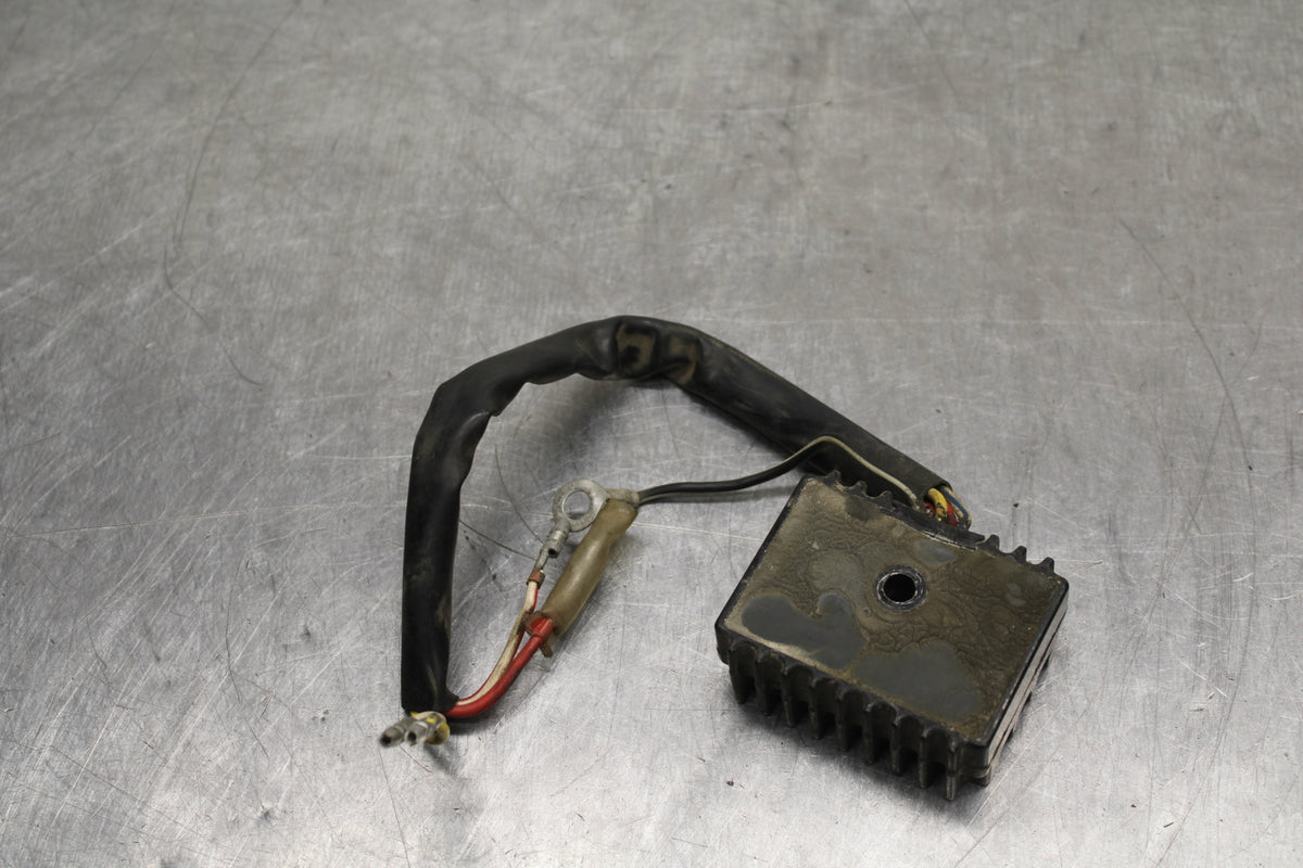 78 SUZUKI GS550E RECTIFIER VOLTAGE REGULATOR BB133