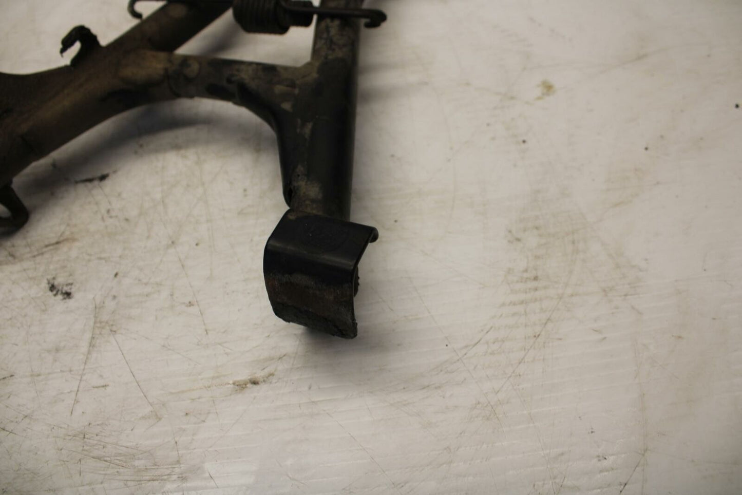04-09 SUZUKI GS500F CENTER MAIN STAND 42100-01D90-ENM BB261