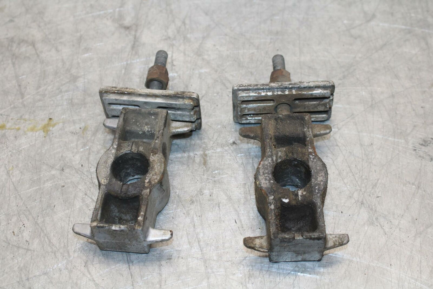 87-96 HONDA CBR1000F SWINGARM CHAIN TENSIONER ADJUSTMENT BRACKETS BB420