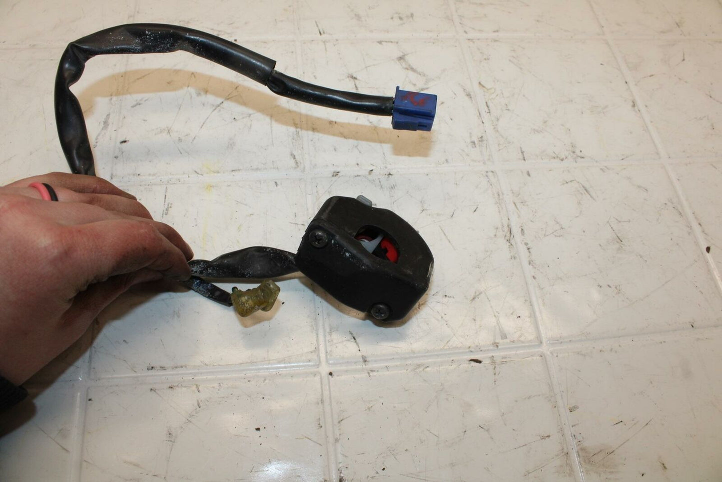 07 YAMAHA YZF R6 RIGHT CLIP ON HANDLE KILL OFF START SWITCH SWITCHES BB284 B
