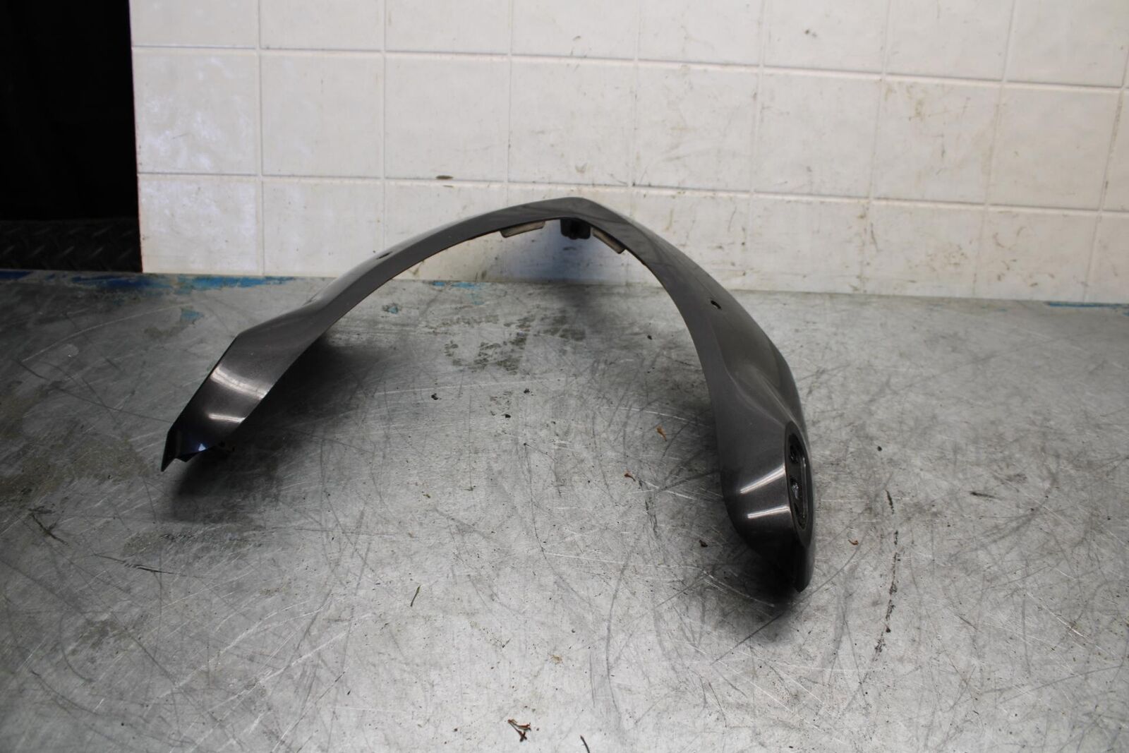 01-05 SUZUKI BANDIT 1200S GSF1200S FRONT UPPER NOSE FAIRING COWL SHROUD BB428