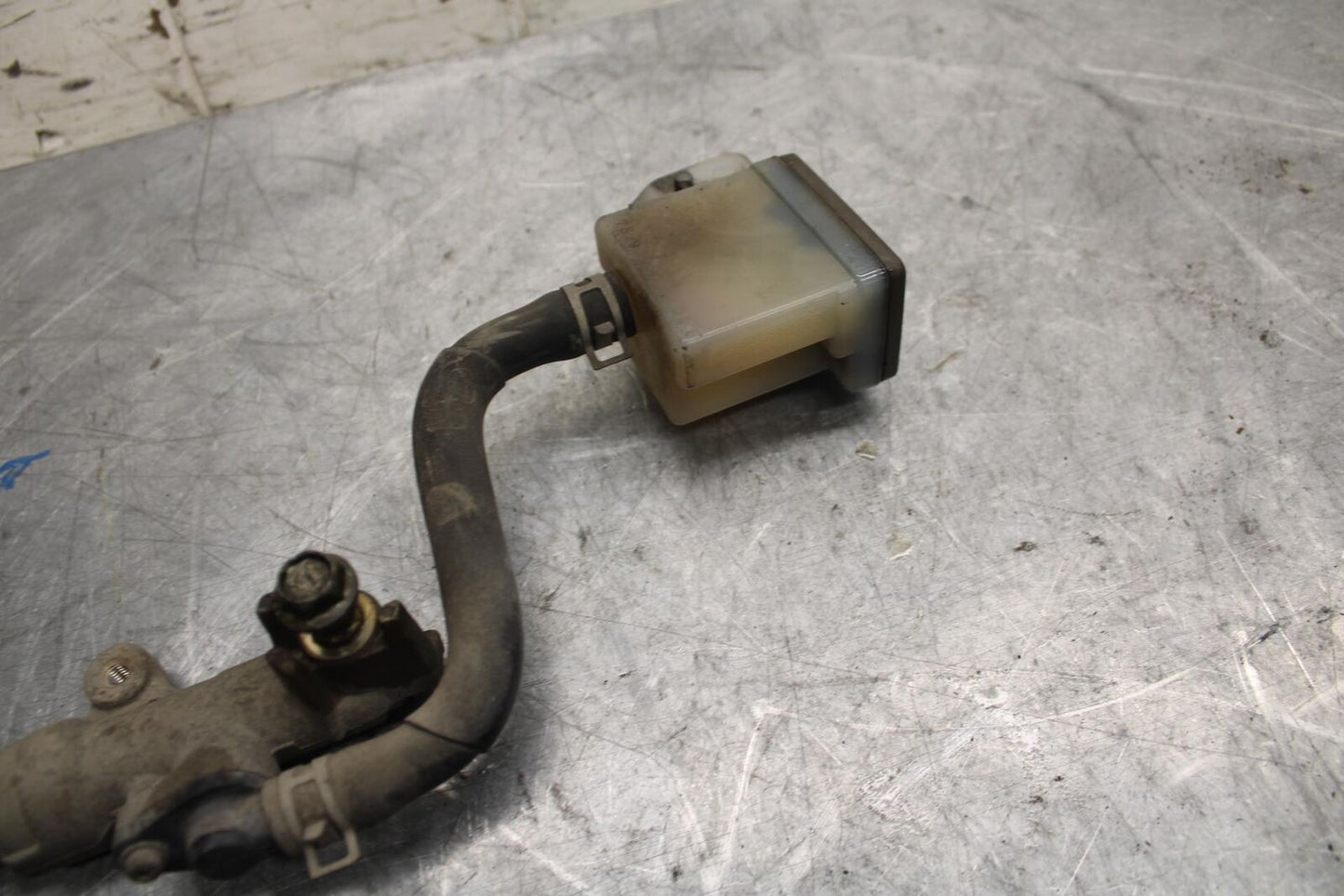 1998 Suzuki TL1000S REAR BACK BRAKE MASTER CYLINDER W RESERVOIR BB508