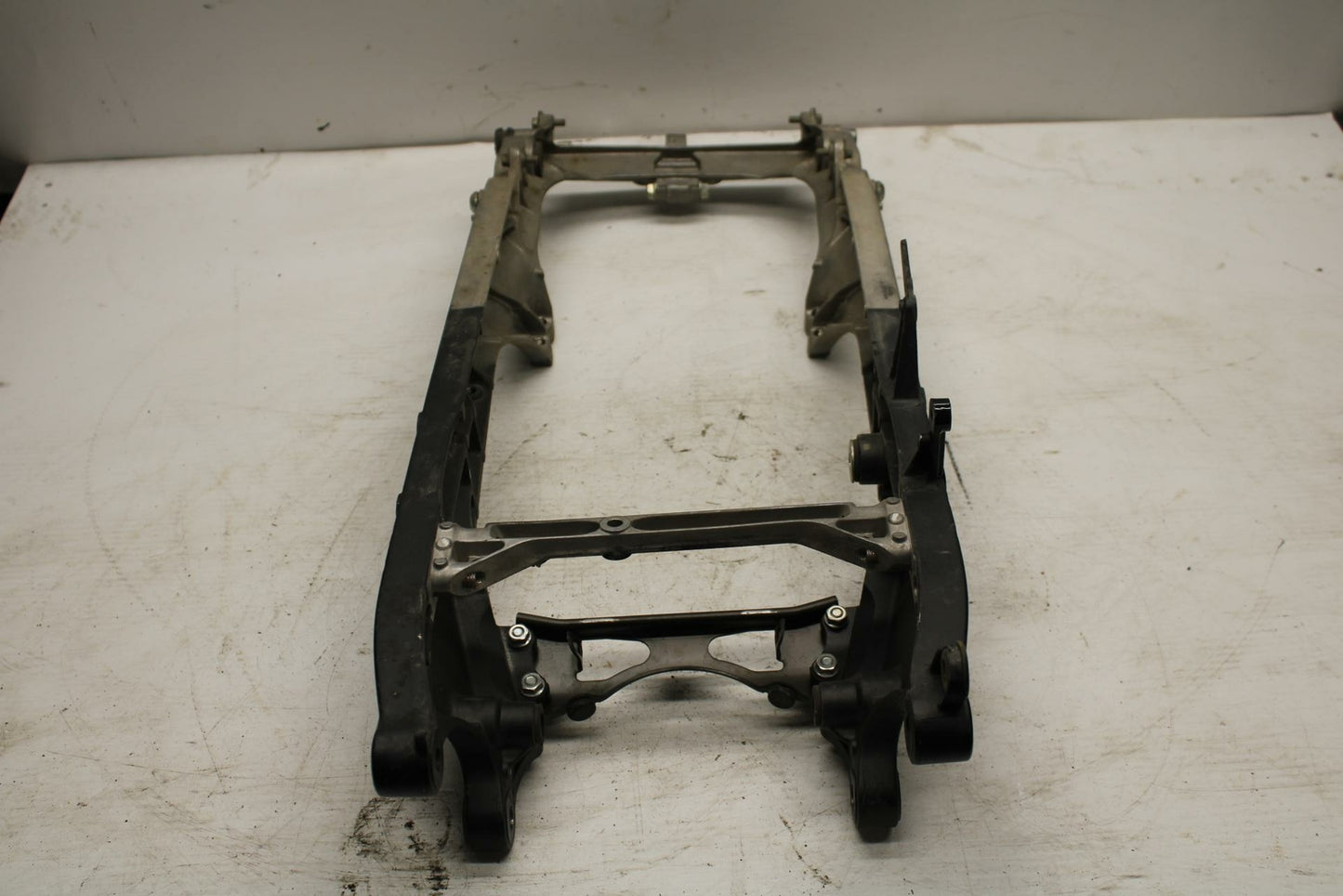 04-05 HONDA CBR1000RR REAR BACK TAIL SUBFRAME SUB FRAME BB285