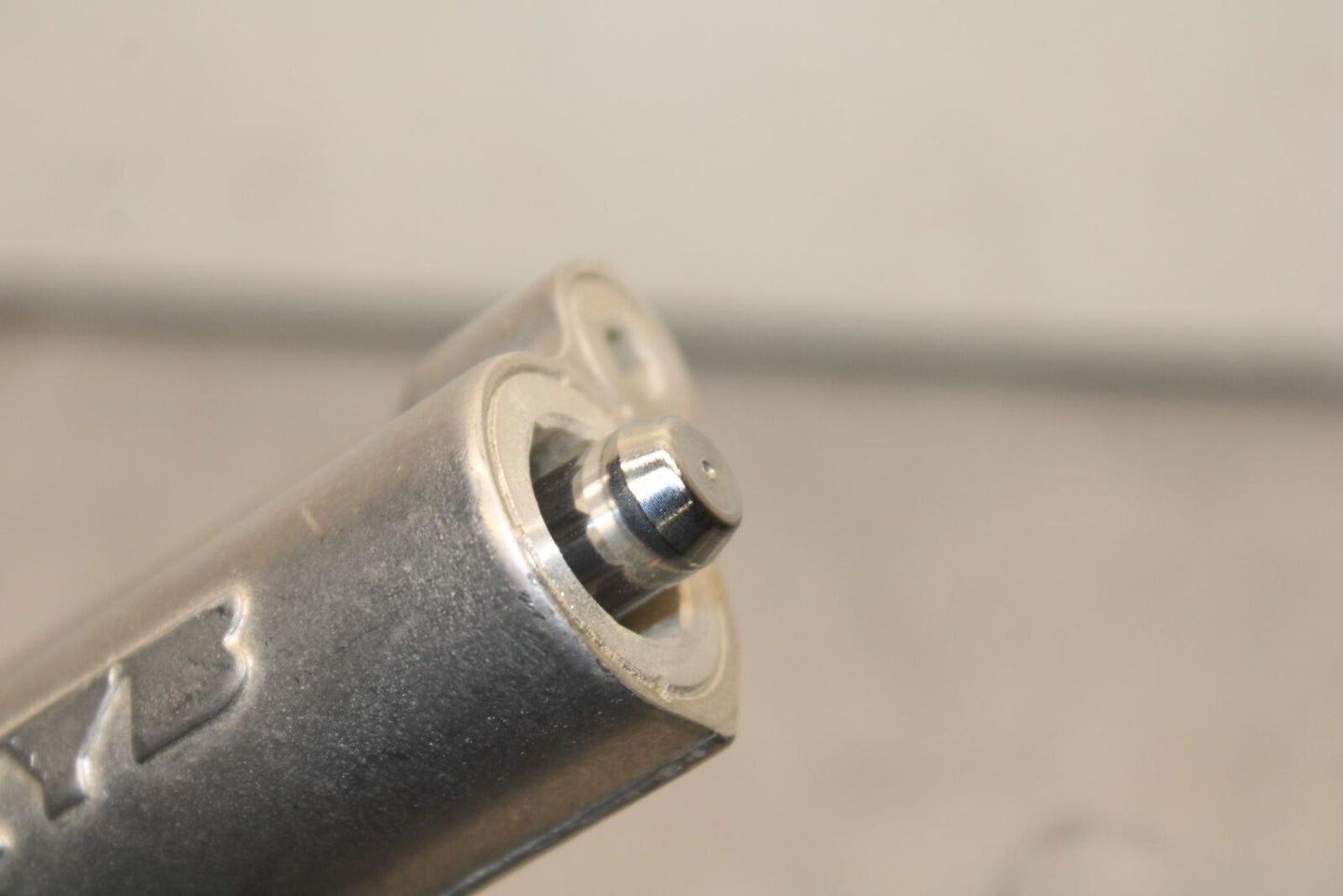 2011 Suzuki GSXR600 STEERING DAMPER STABILIZER 51750-21H10 BB602