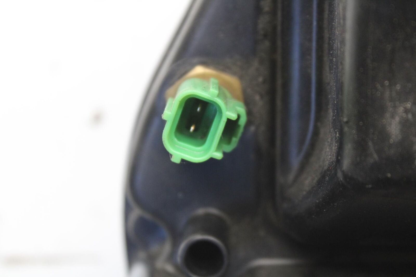 01-03 SUZUKI GSXR600 AIRBOX AIR INTAKE FILTER BOX 13700-39F00 BB639