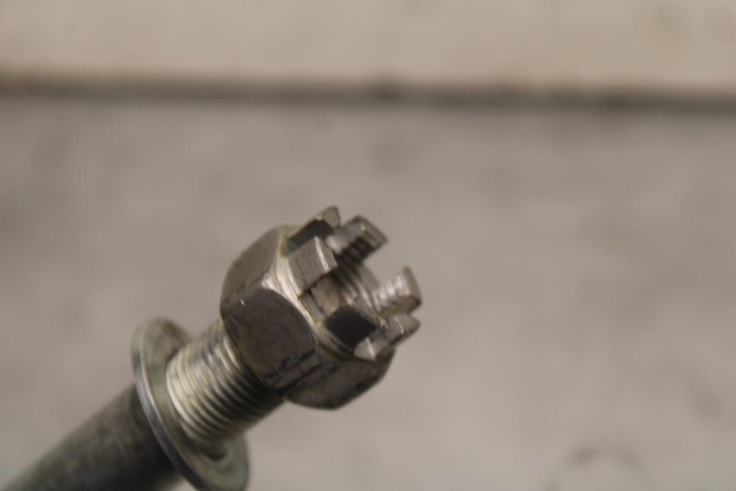 23-24 KAWASAKI NINJA ZX4R REAR AXLE BACK WHEEL RIM PIVOT BOLT AXEL BB638