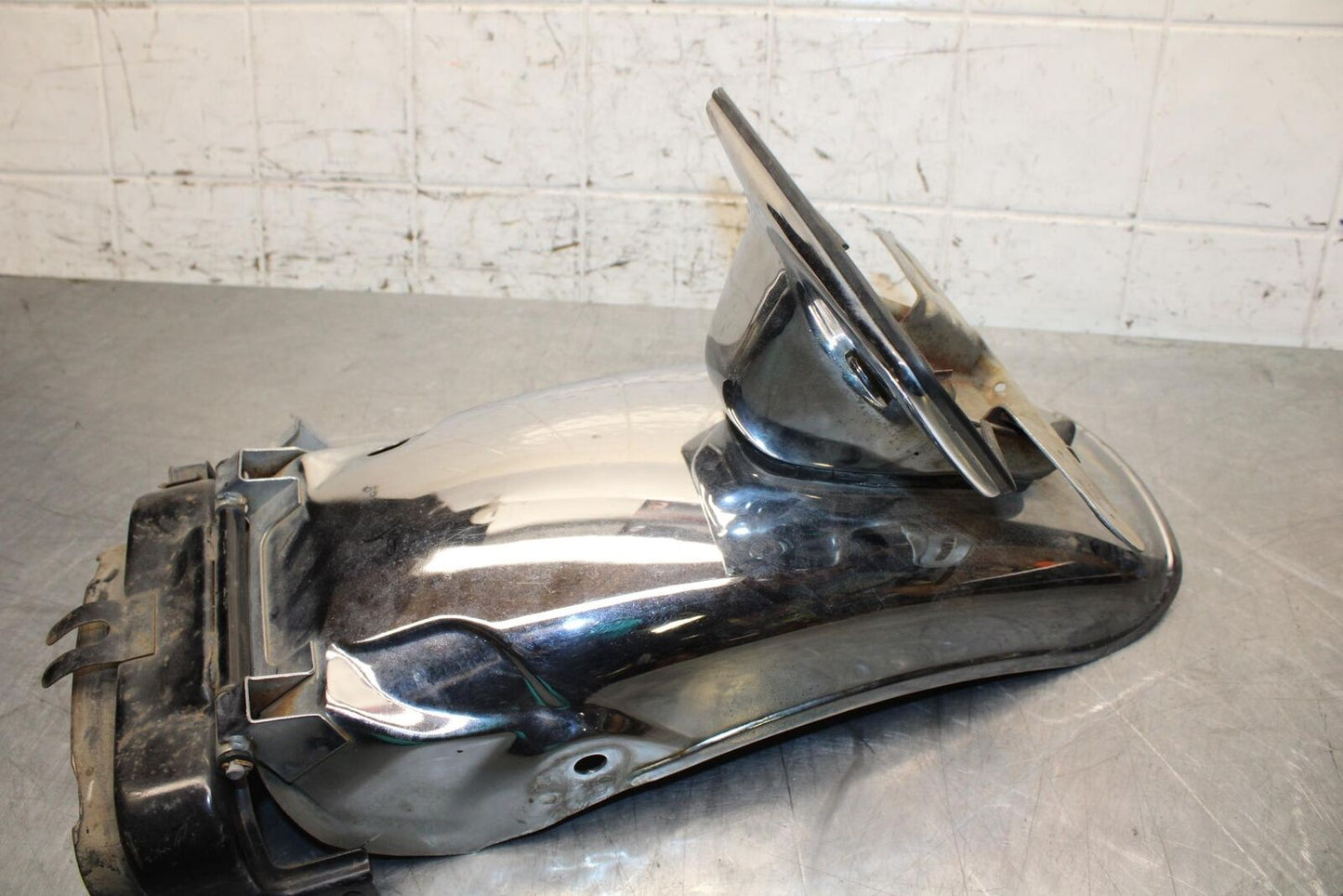 1979 Yamaha XS1100 REAR BACK WHEEL FENDER MUD GUARD 2H7-21613-00-91 BB572