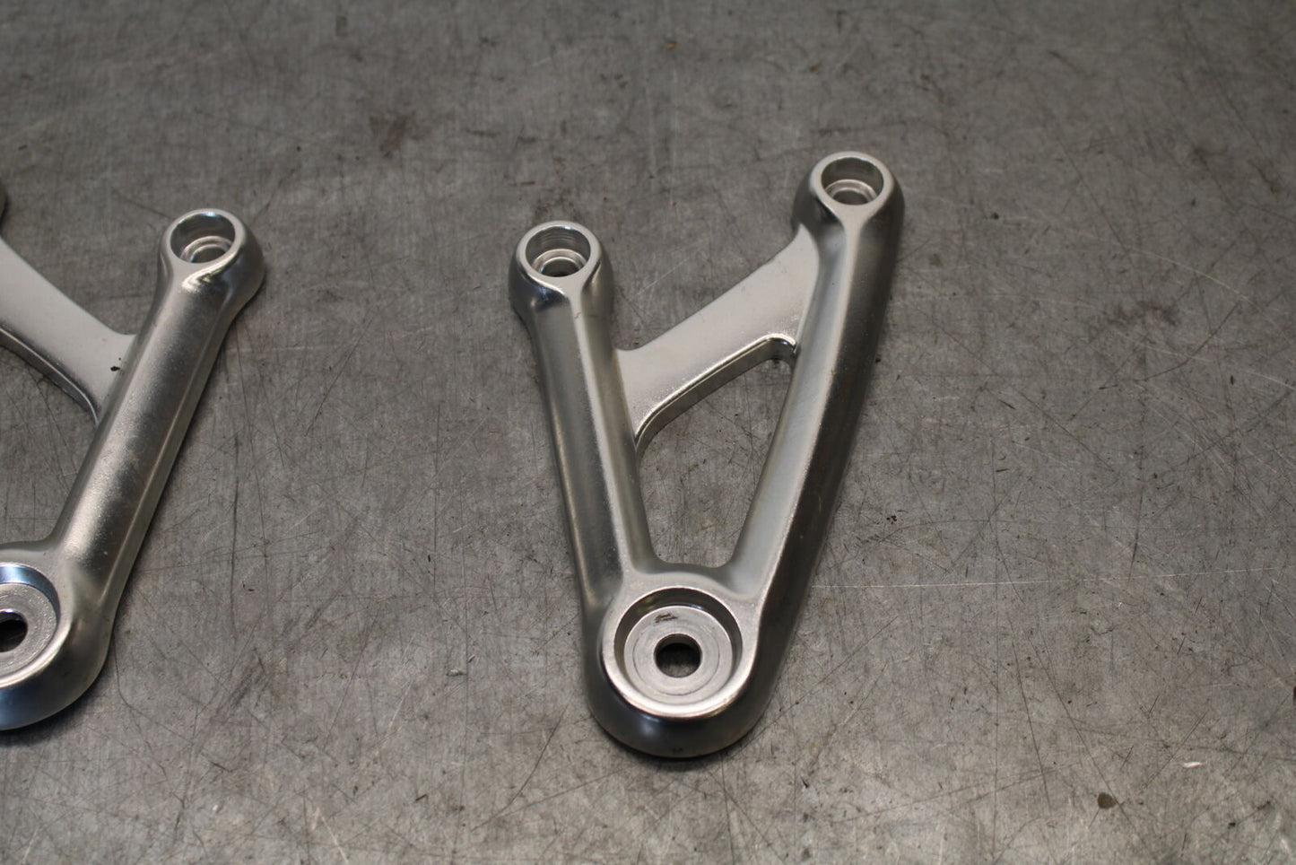 19-21 TRIUMPH SPEED TWIN 1200 FRONT HEADLIGHT HEAD LIGHT BRACKET BB653