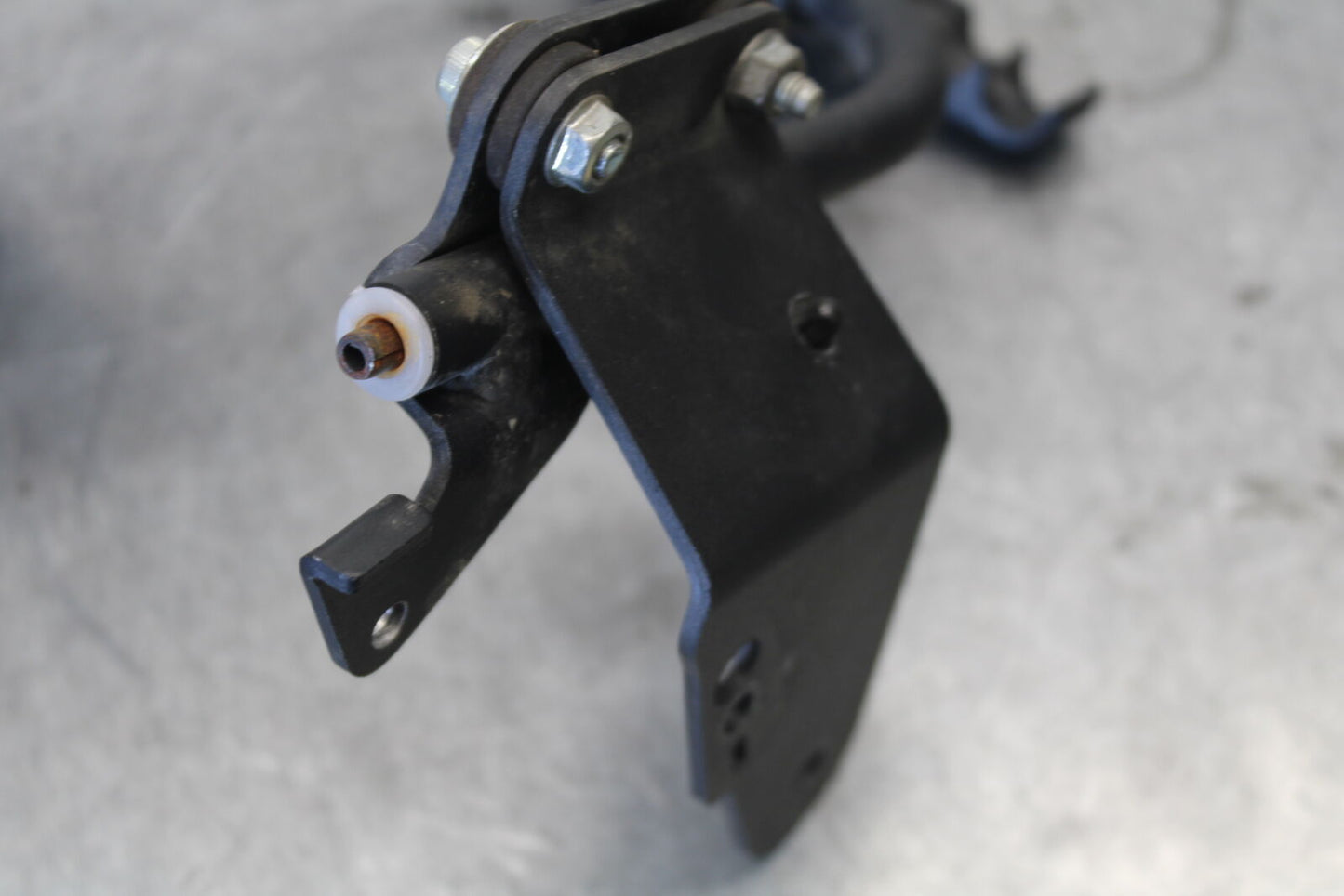 06-07 DUCATI MONSTER 695 REAR BACK TAIL LIGHT MOUNT BRACKET BB674