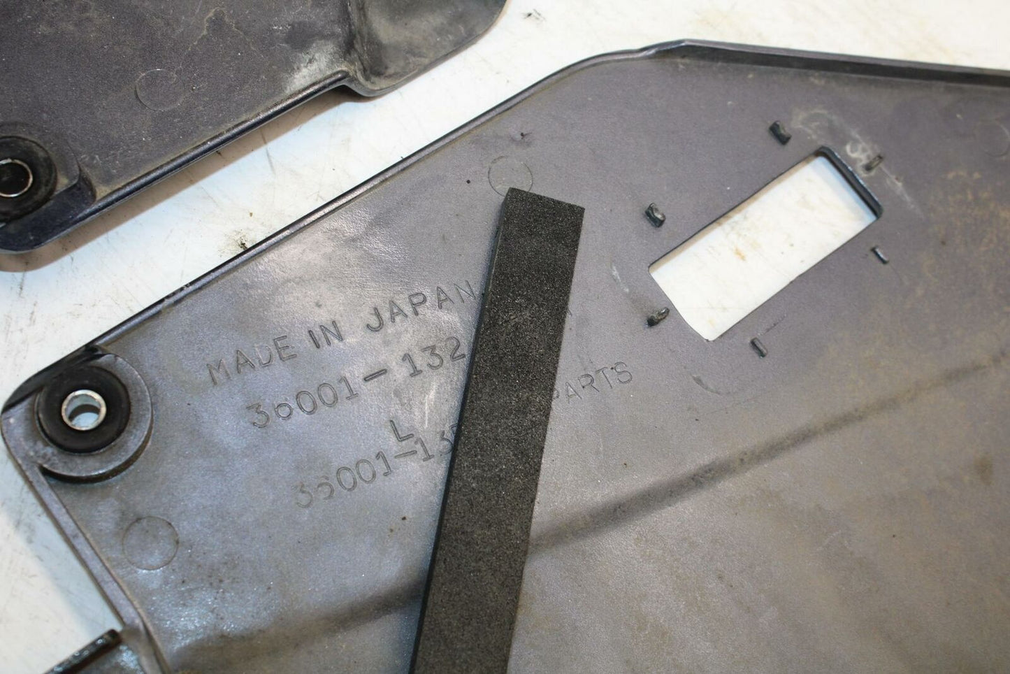 86-06 KAWASAKI CONCOURS 1000 ZG1000A RIGHT LEFT FRONT SEAT PANELS TRIMS BB292