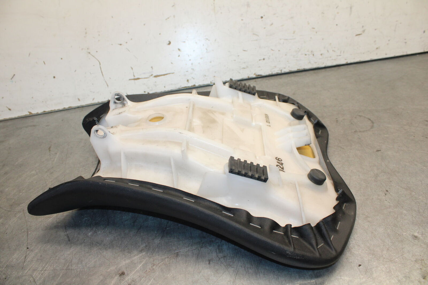 13-18 KAWASAKI NINJA ZX6R FRONT DRIVERS SEAT PAD SADDLE BB682