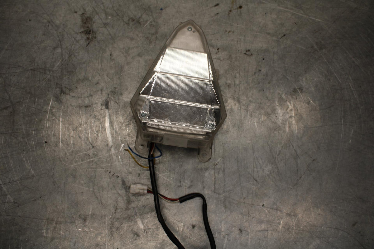 08-16 YAMAHA YZF R6 AFTERMARKET REAR TAIL TAILLIGHT BACK BRAKE LIGHT BB443