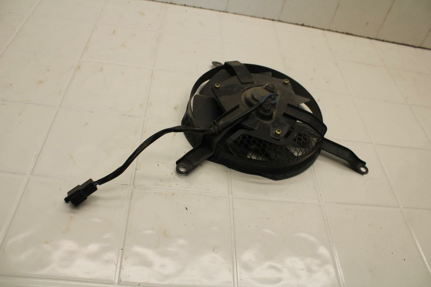 01-02 SUZUKI GSXR750 ENGINE RADIATOR COOLING FAN BB402