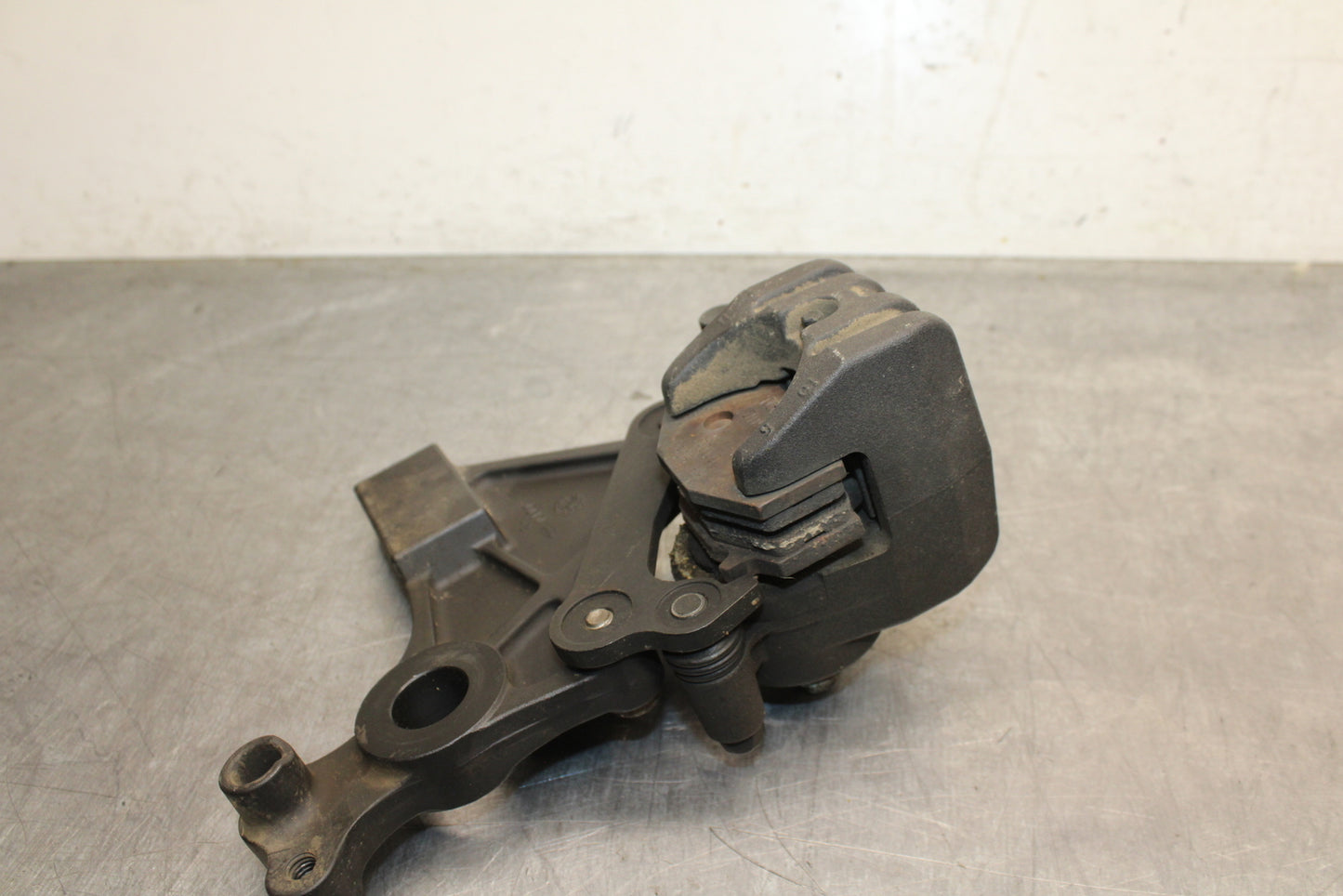 12-17 KAWASAKI NINJA 650 REAR BACK BRAKE CALIPER W MOUNT BRACKET BB129