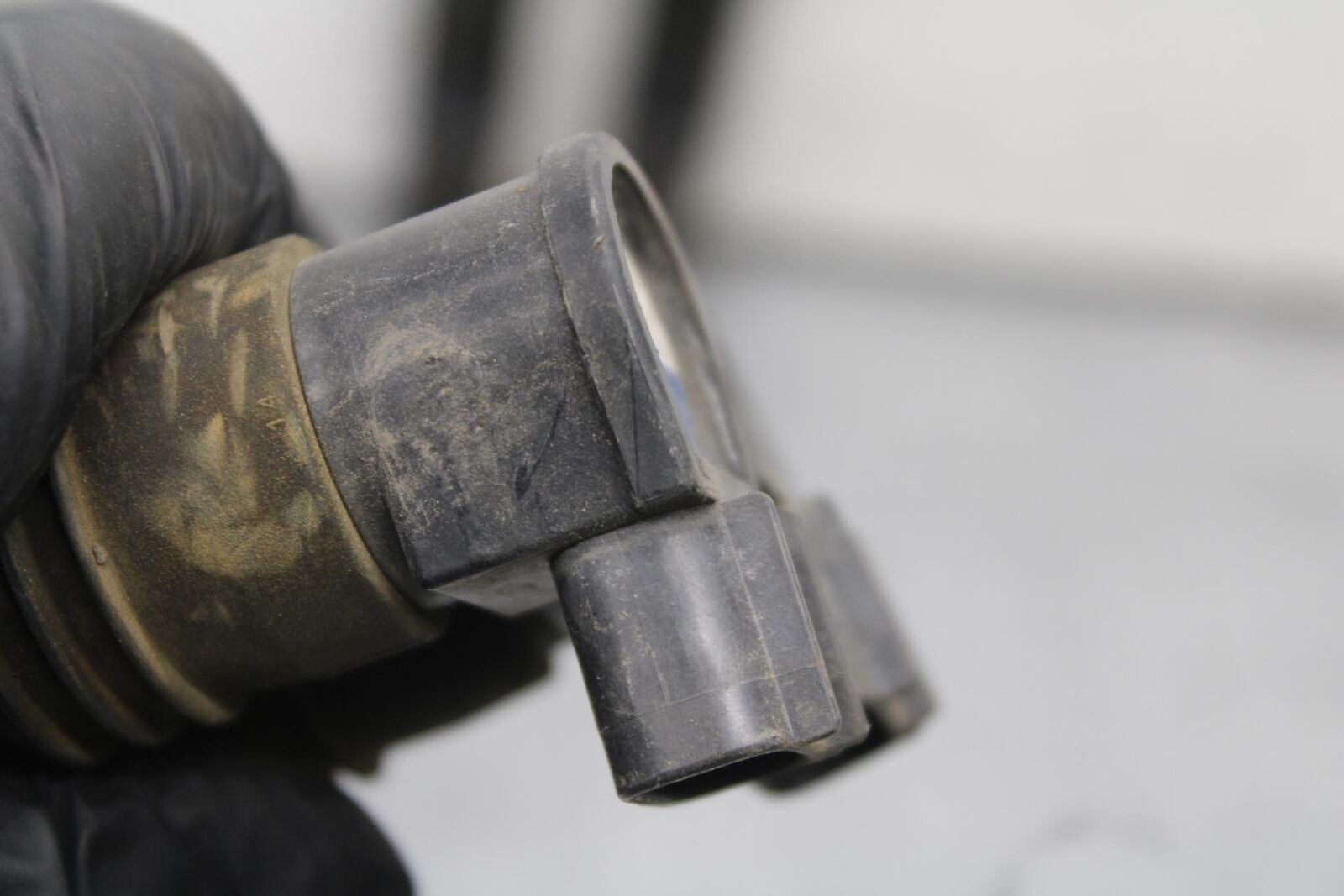 01-03 SUZUKI GSXR600 IGNITION COILS COIL SPARK PLUG CAPS 33410-35F00 BB633