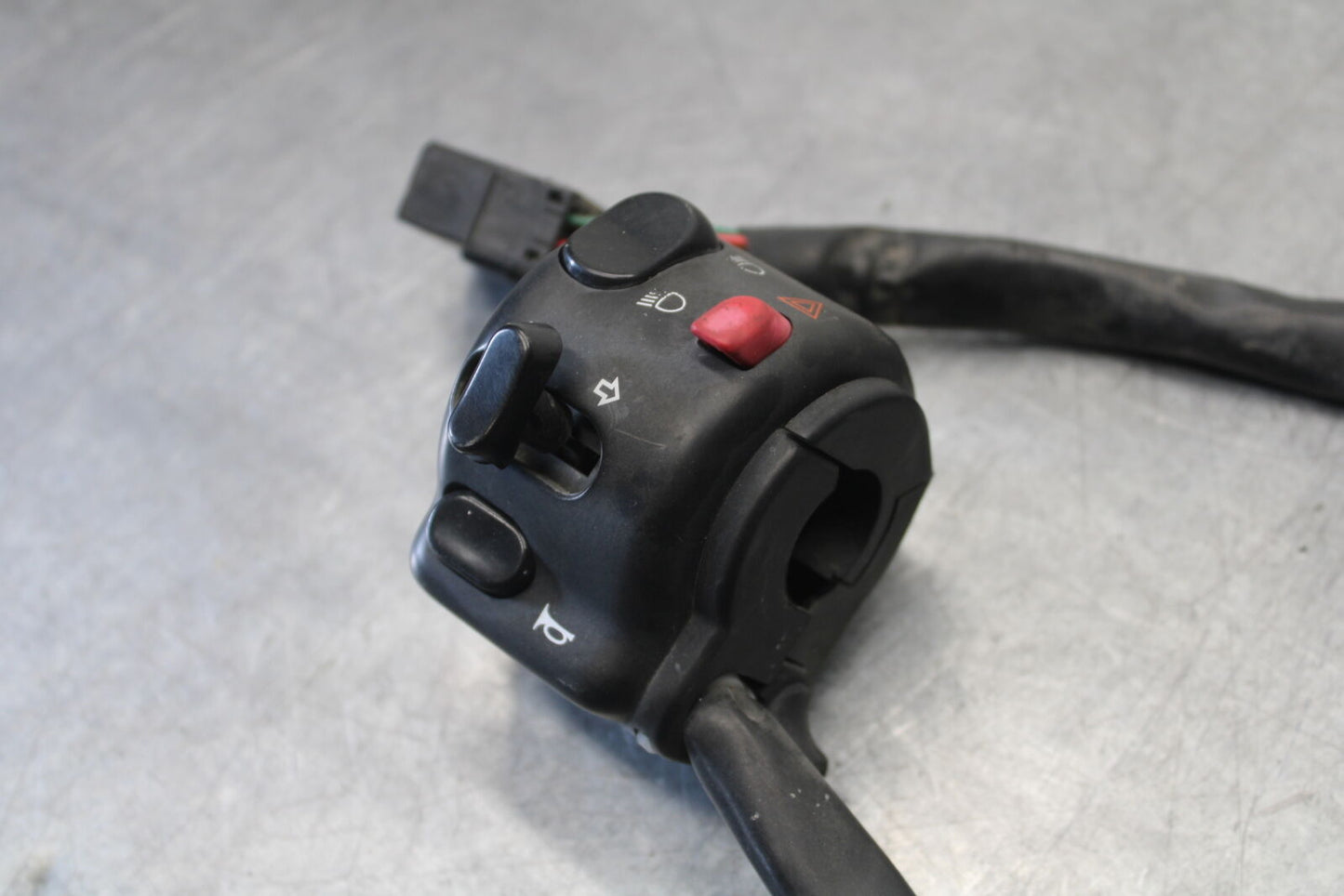01-06 TRIUMPH TIGER 955I LEFT CLIP ON HANDLE HORN SIGNALS SWITCH BB693