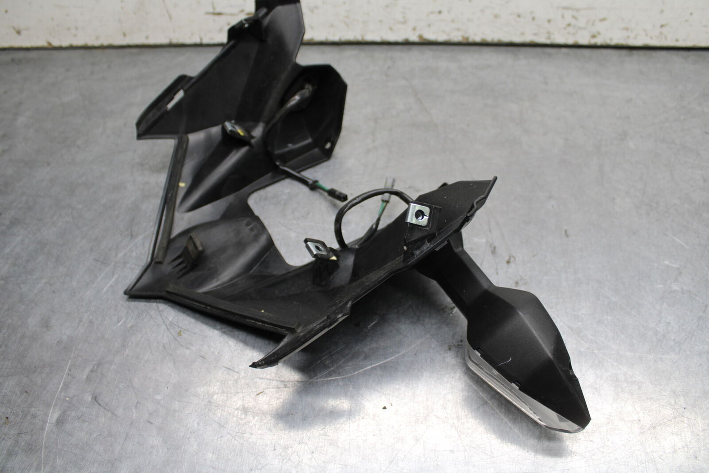 19-22 KAWASAKI Z400 FRONT CENTER COWL FAIRING & TURN SIGNALS BB738