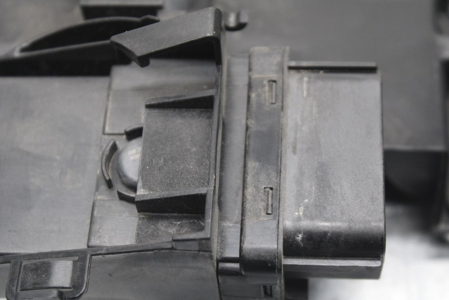 20-23 BMW F900R REAR BACK TAIL UNDERTAIL BATTERY TRAY PLASTIC BB603