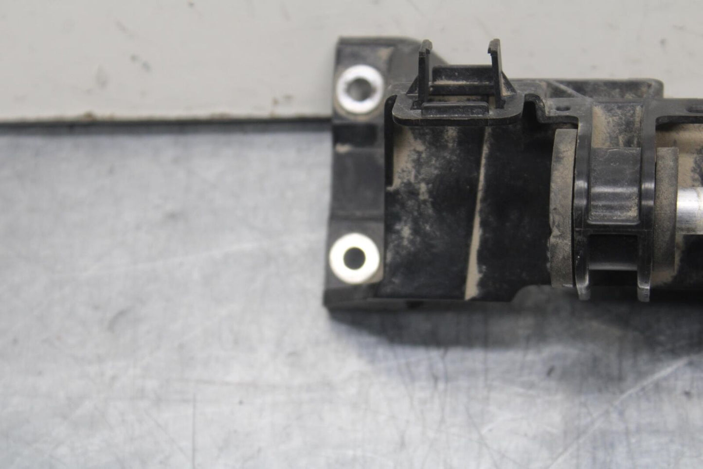2016 BMW S1000R ABS FRONT GAS TANK BRACKET MOUNT BB604