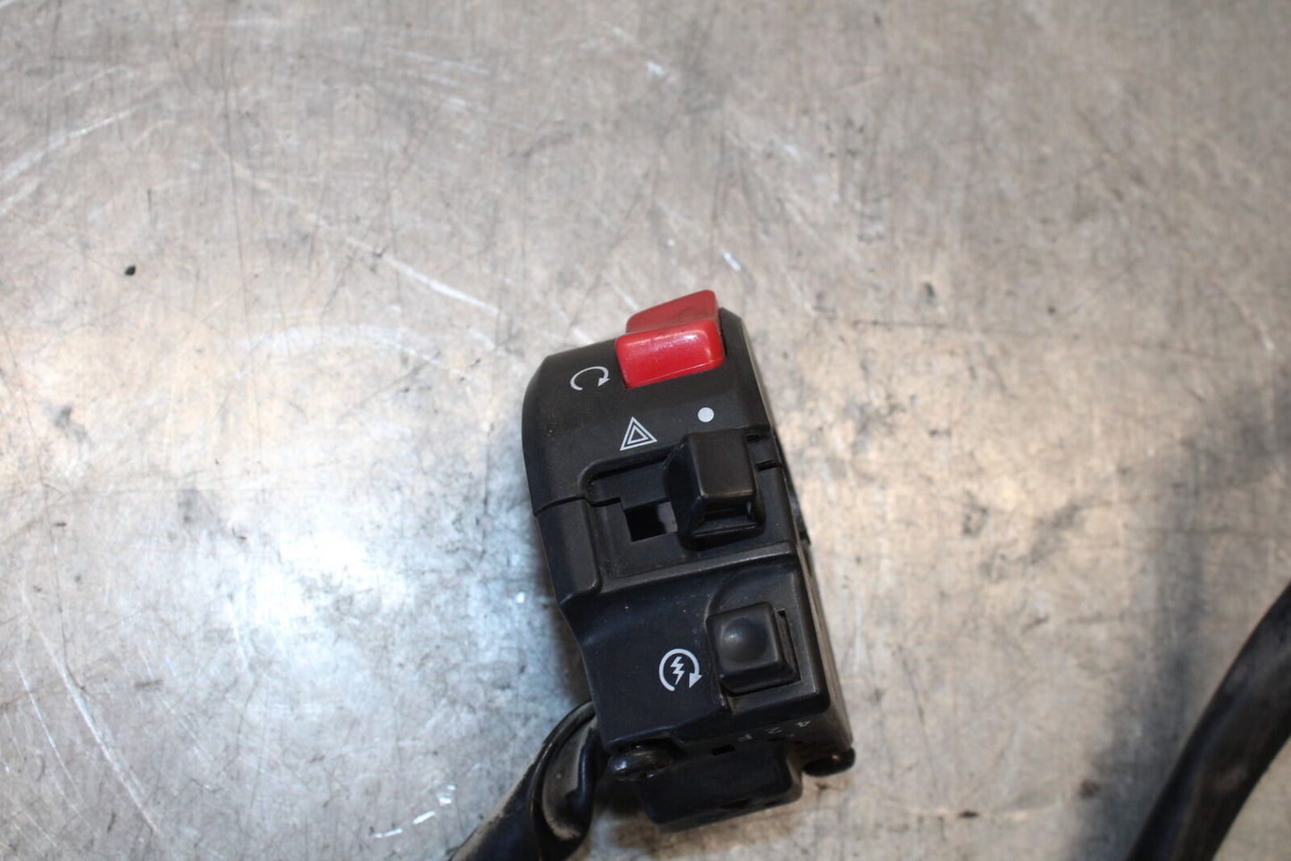 03-07 SUZUKI SV1000S RIGHT CLIP ON HANDLE KILL OFF START SWITCH SWITCHES BB657